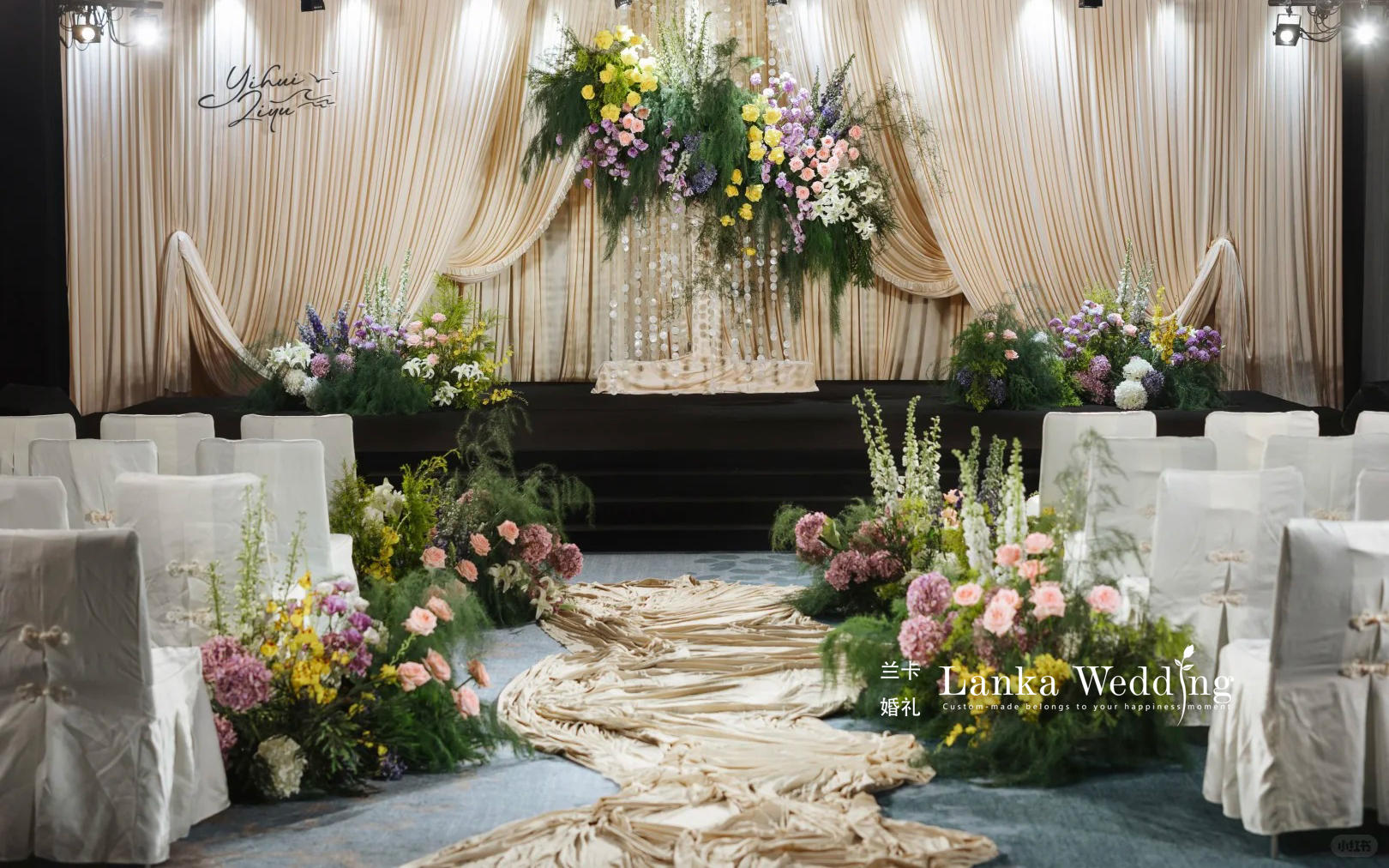 [ 兰卡婚礼宴会设计]丝滑布幔演绎自然气息