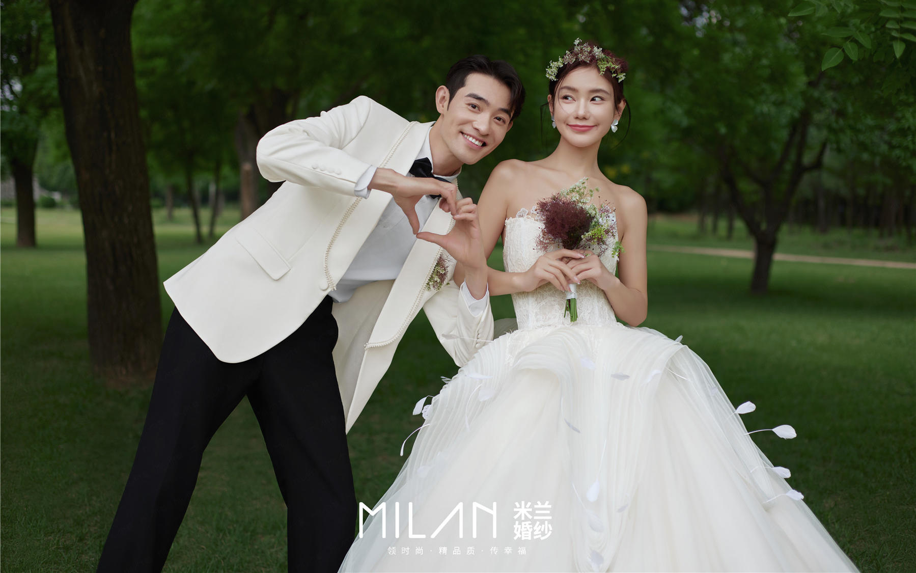 谁说婚纱照一定要端庄？我们就要可可爱爱！