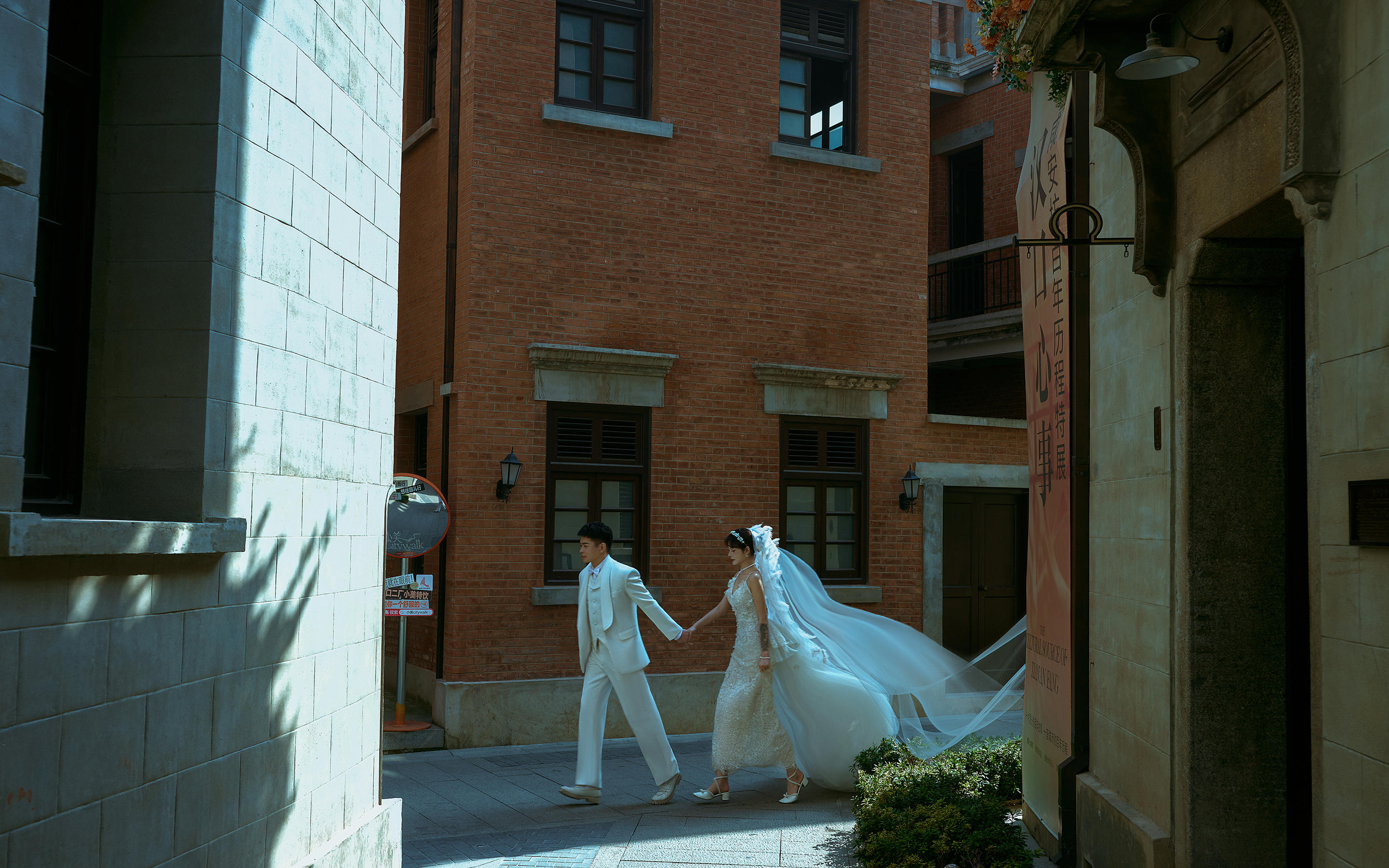 【真实客片】复古建筑ins风街拍婚纱照 | 💕
