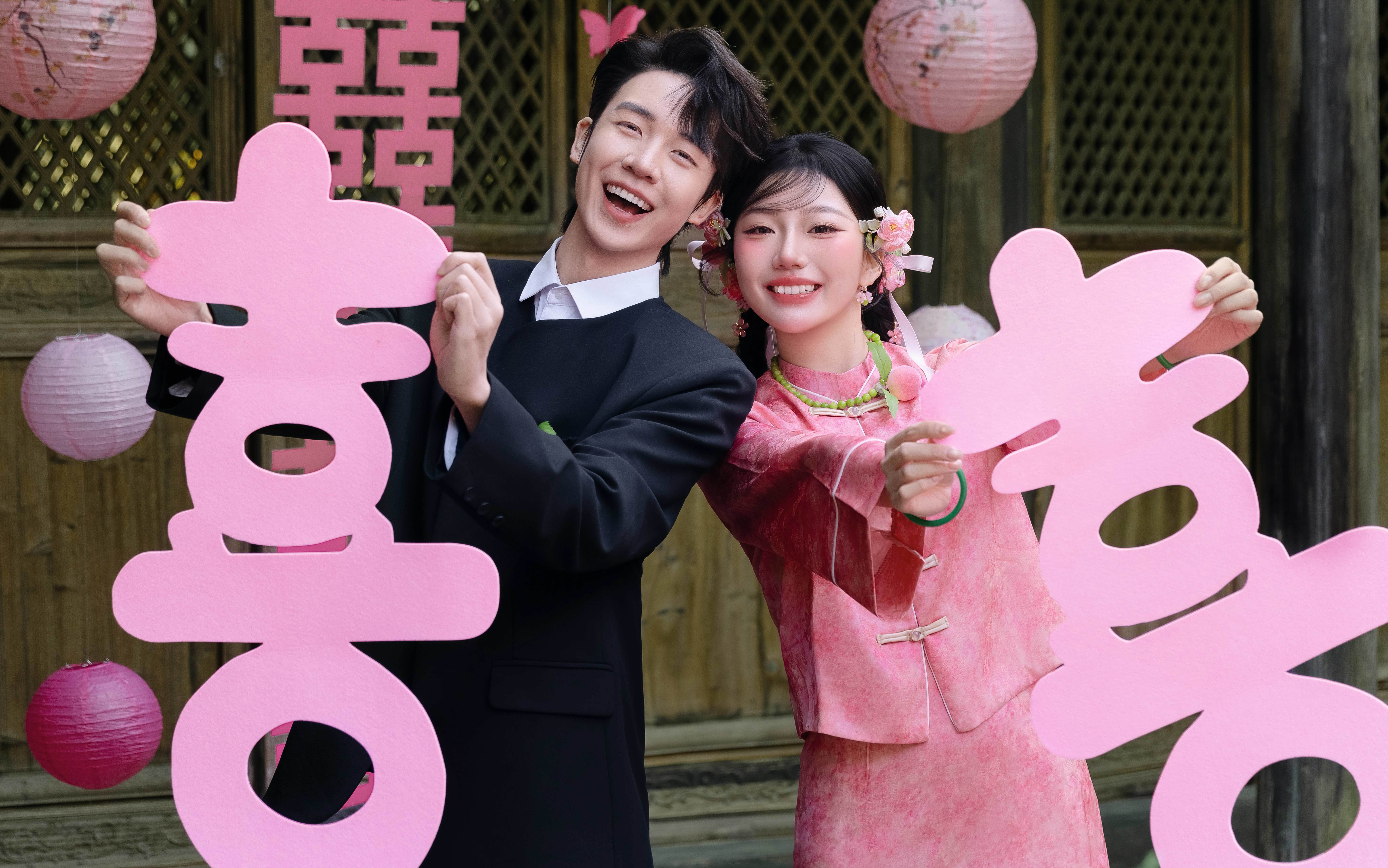 嫁打卡✅ 新中式婚纱照也能这么甜酷！