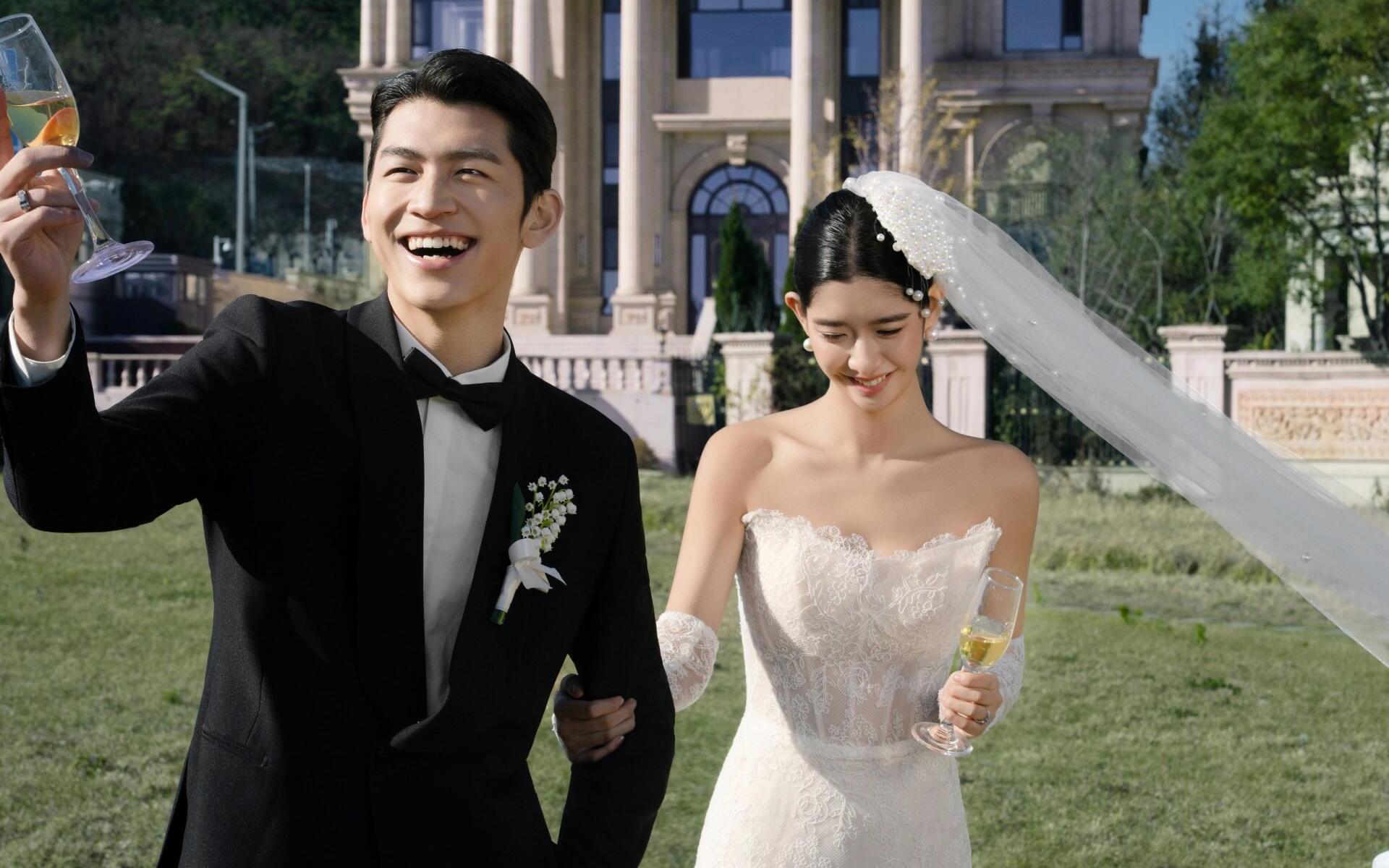 以城堡为证，倾注一城浪漫 爱意如杯中升起的气泡