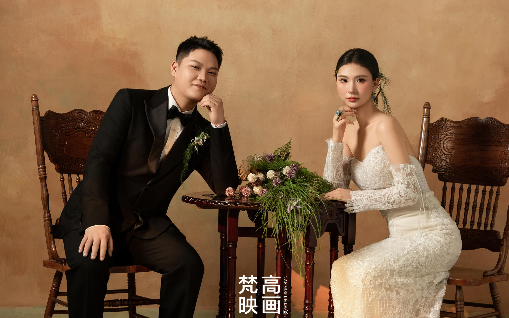 复古油画风婚纱照，氛围感绝了🎨