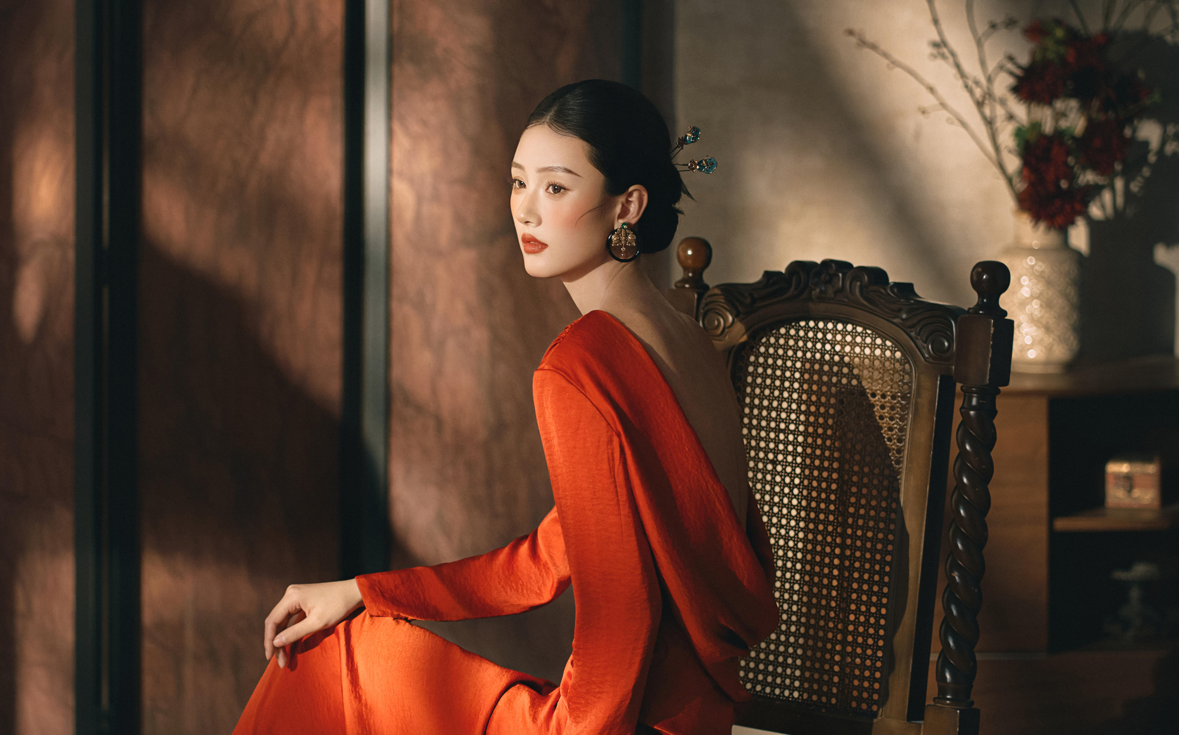 當(dāng)氛圍感光影遇上新中式婚紗照??每一張都高級