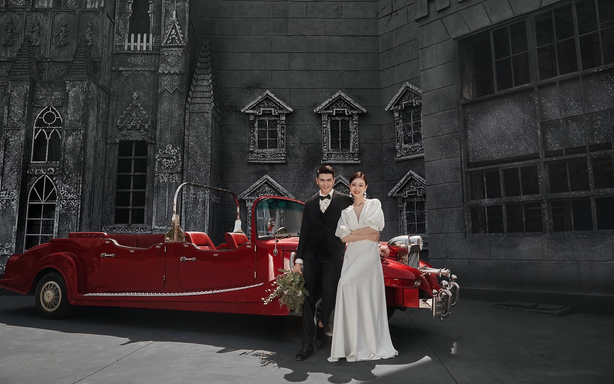 ?《古堡誓言：復(fù)古與深情的共舞》