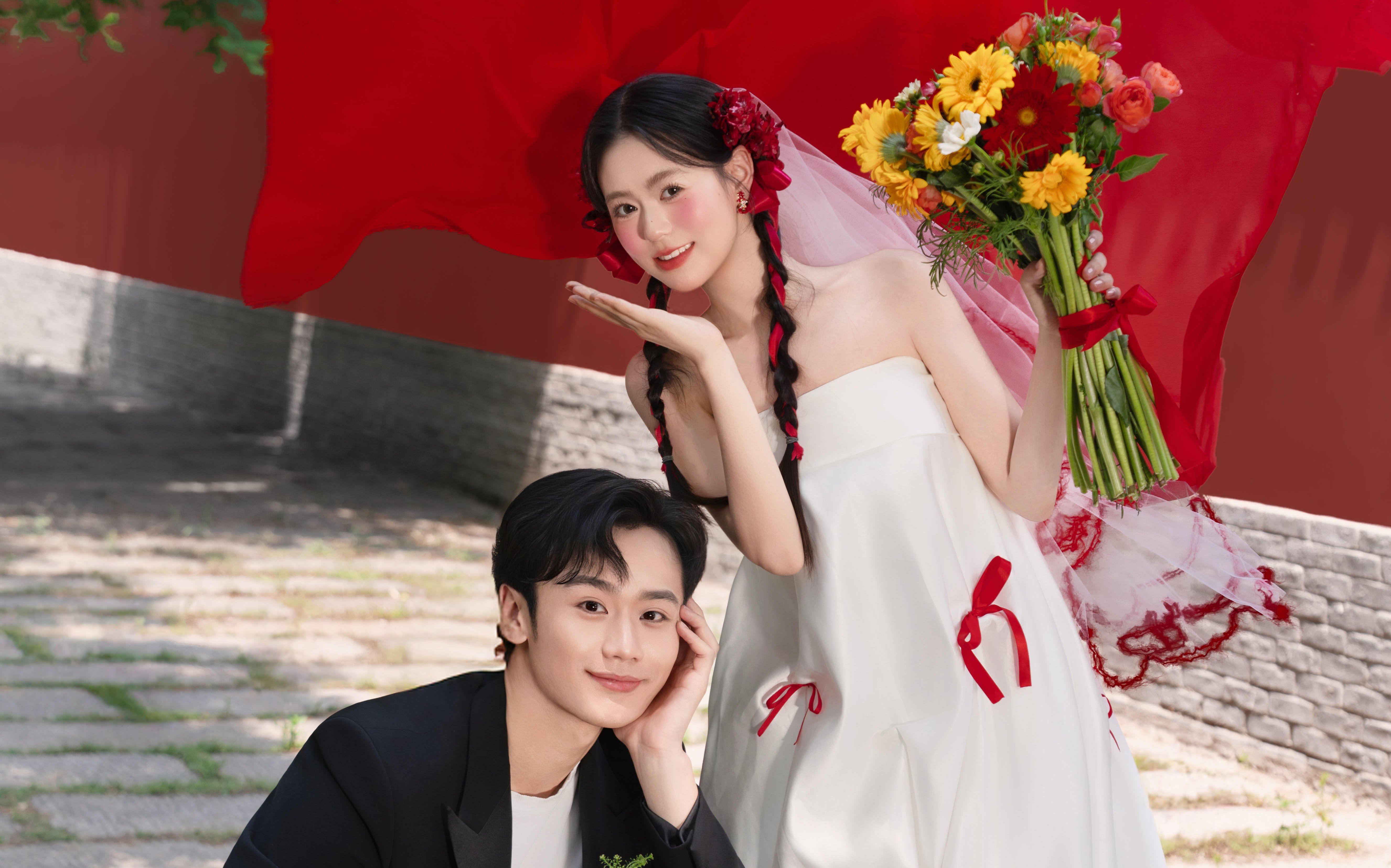 年輕喜嫁風(fēng)婚紗照，太有生命力了