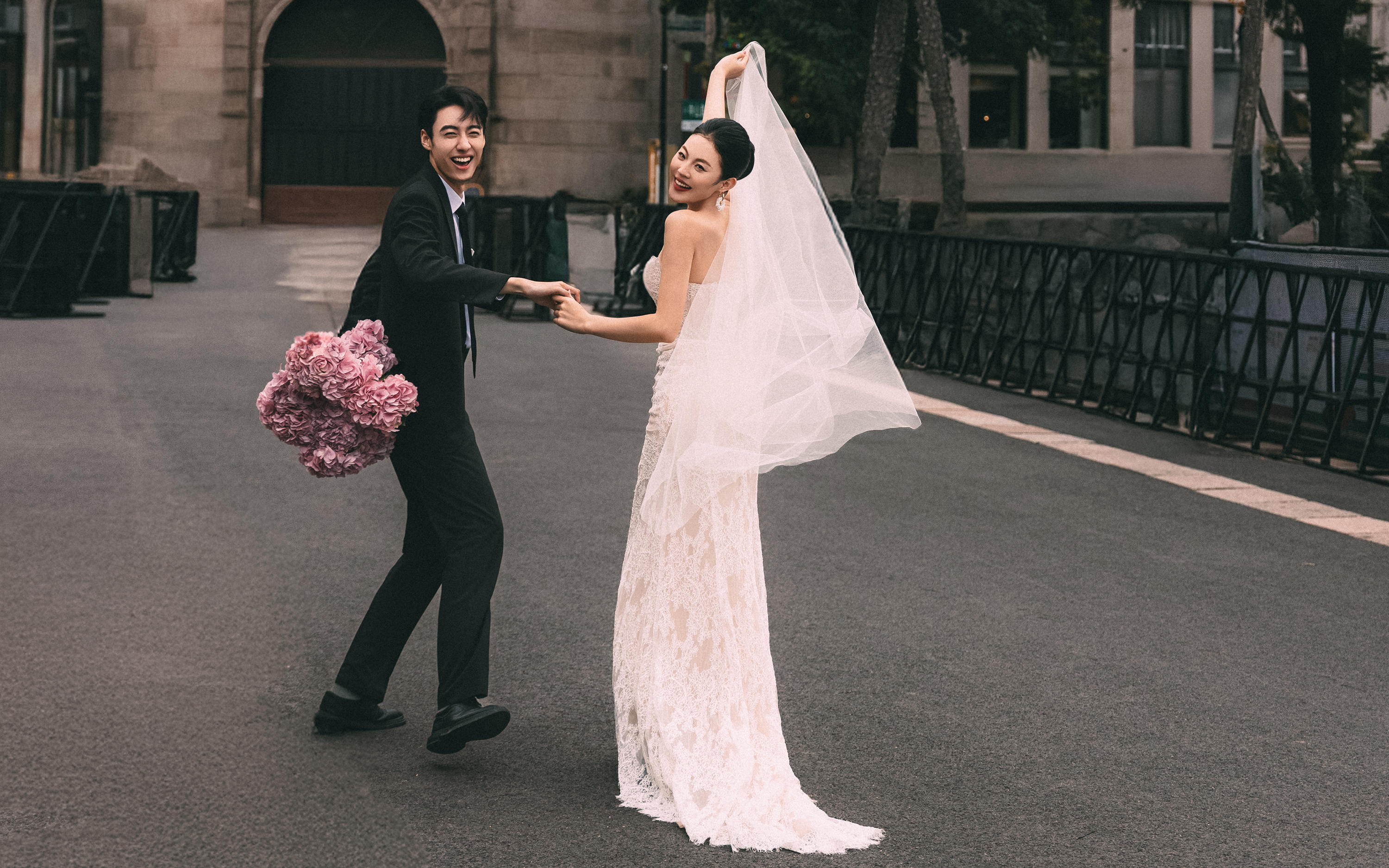 没听劝，但拍到了想要的街拍纪实婚纱照~
