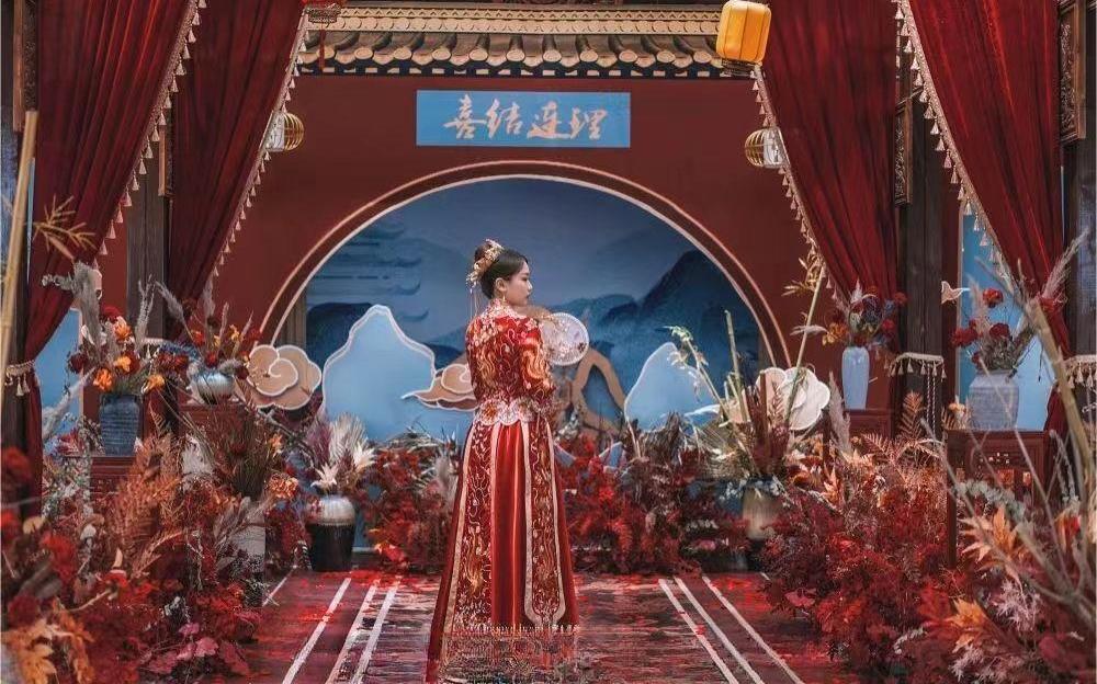 中式红蓝系小院婚礼纯吊顶初心婚礼私人低价高端定制