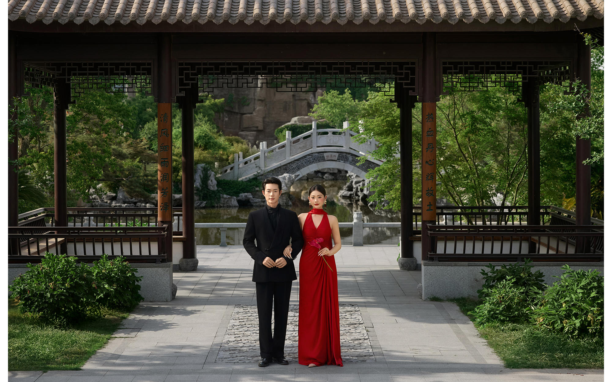 一眼惊艳的新中式园林婚纱照（惊鸿）