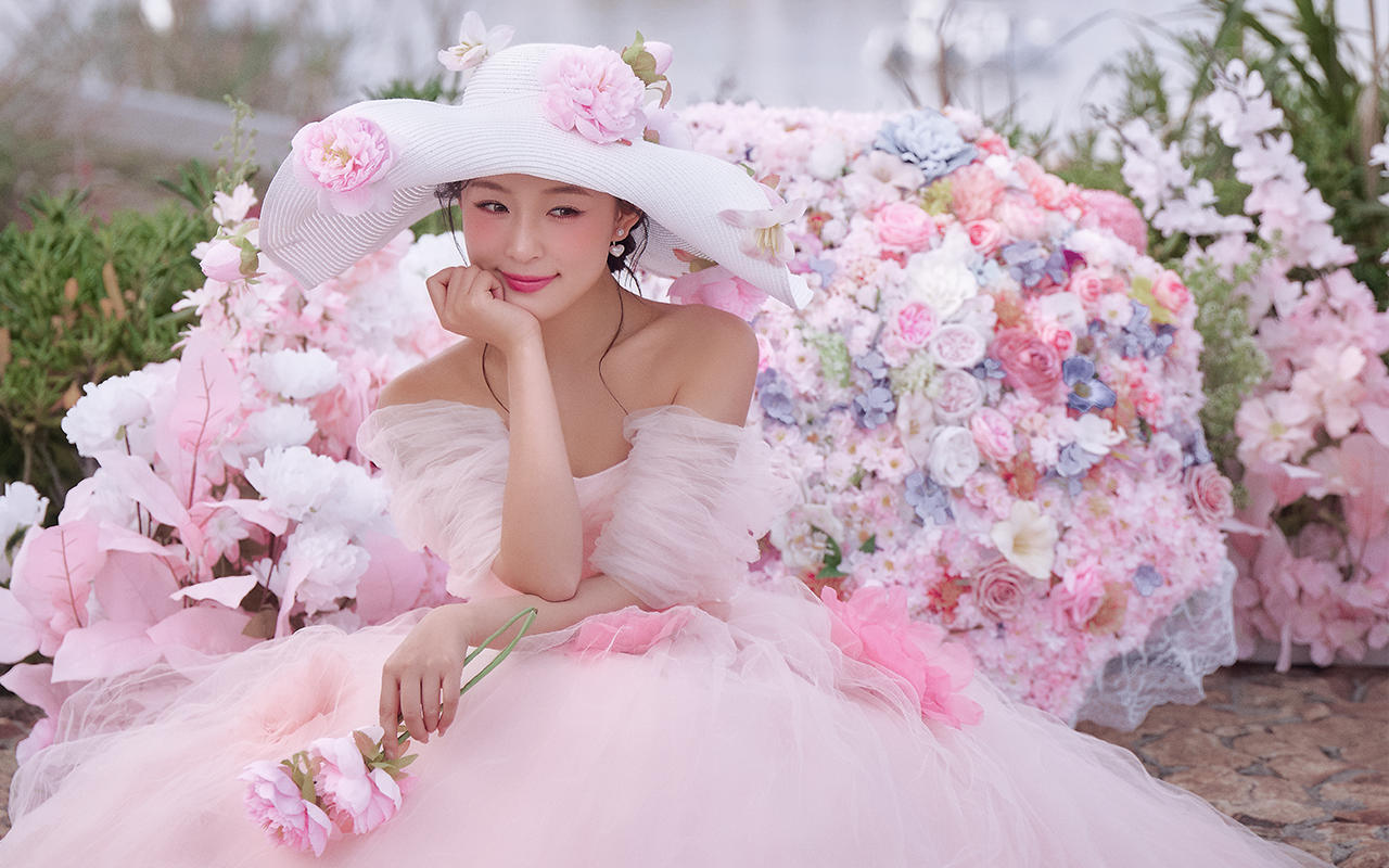 粉色花漾海边婚纱照~🌸