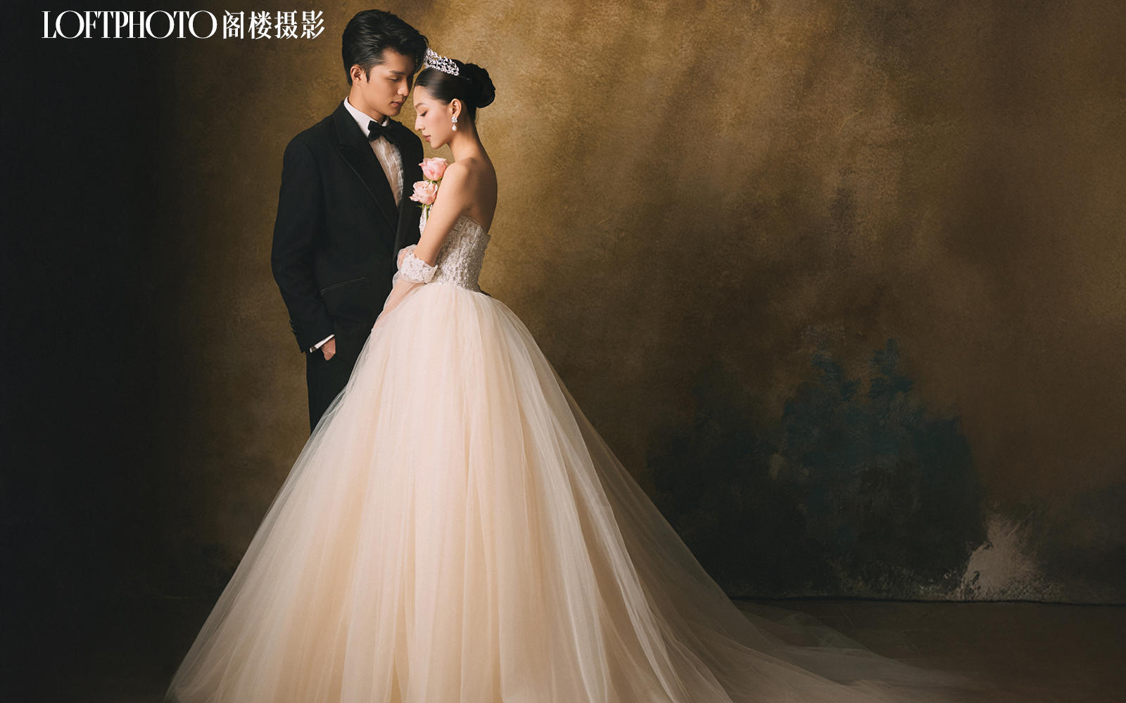 油畫(huà)質(zhì)感婚紗照：定格優(yōu)雅瞬間