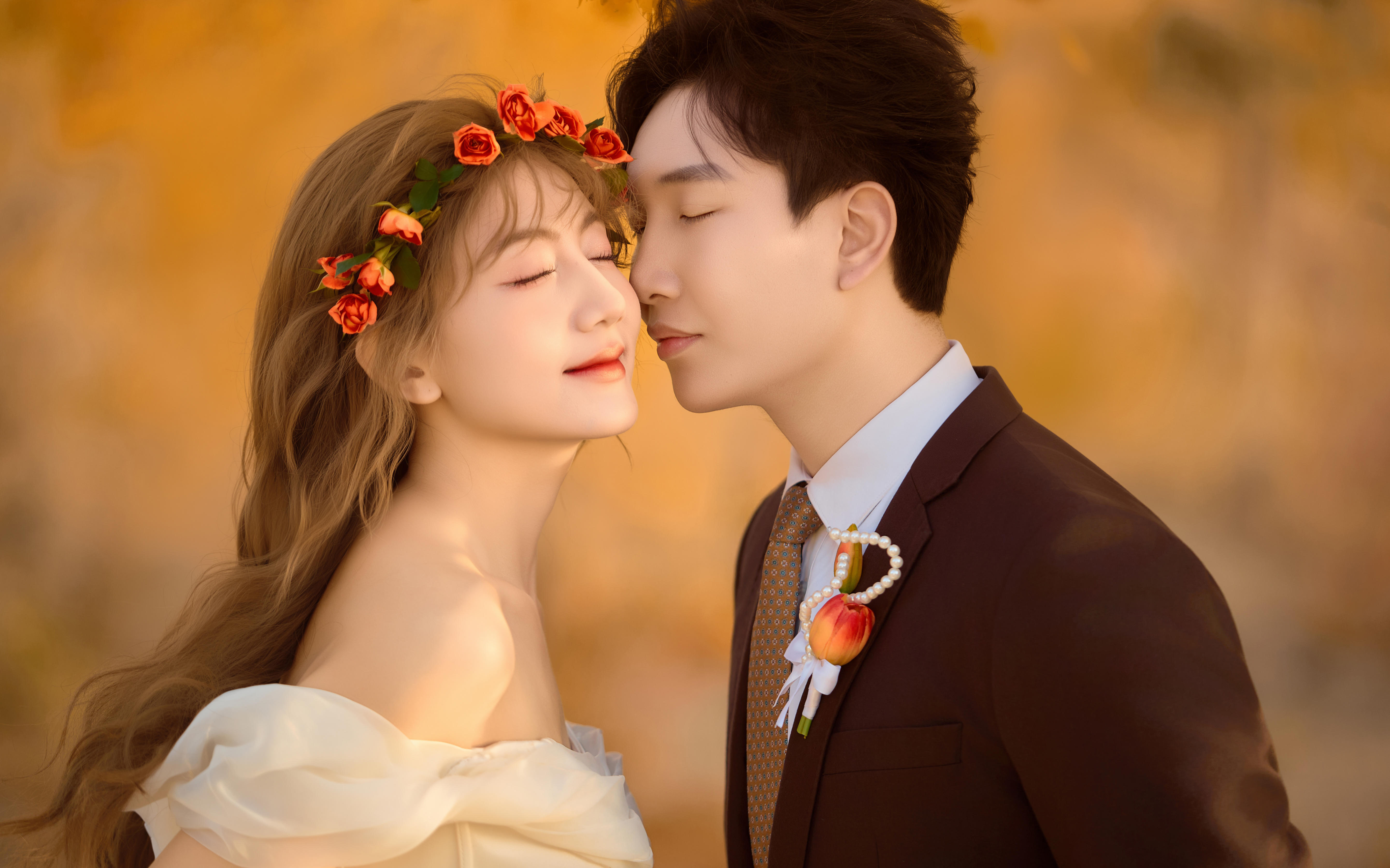 库尔勒胡杨林下的婚纱照|爱是不朽传说！