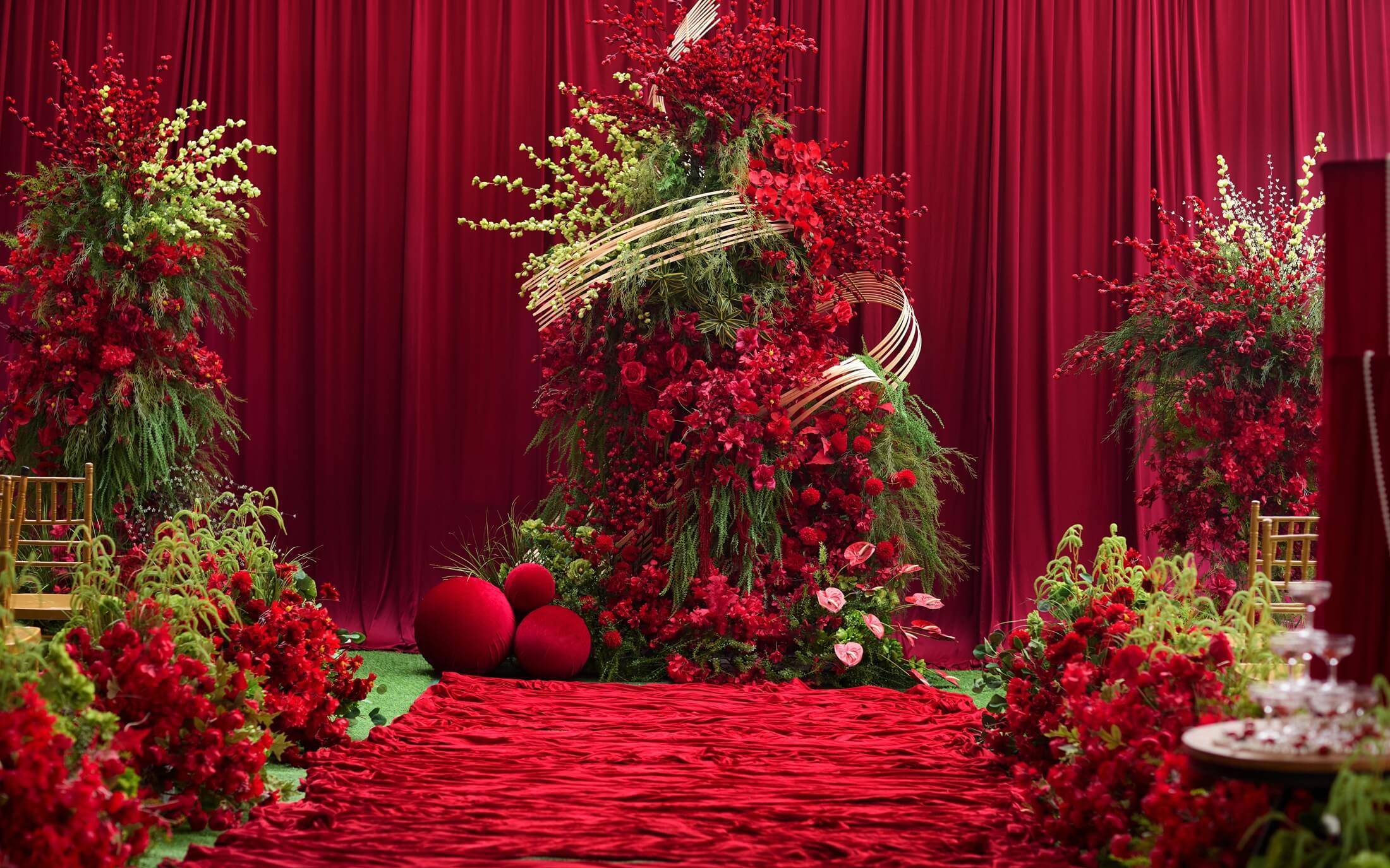 【美卡婚禮】戶外庭院—紅綠撞色簡約喜慶農(nóng)村婚禮