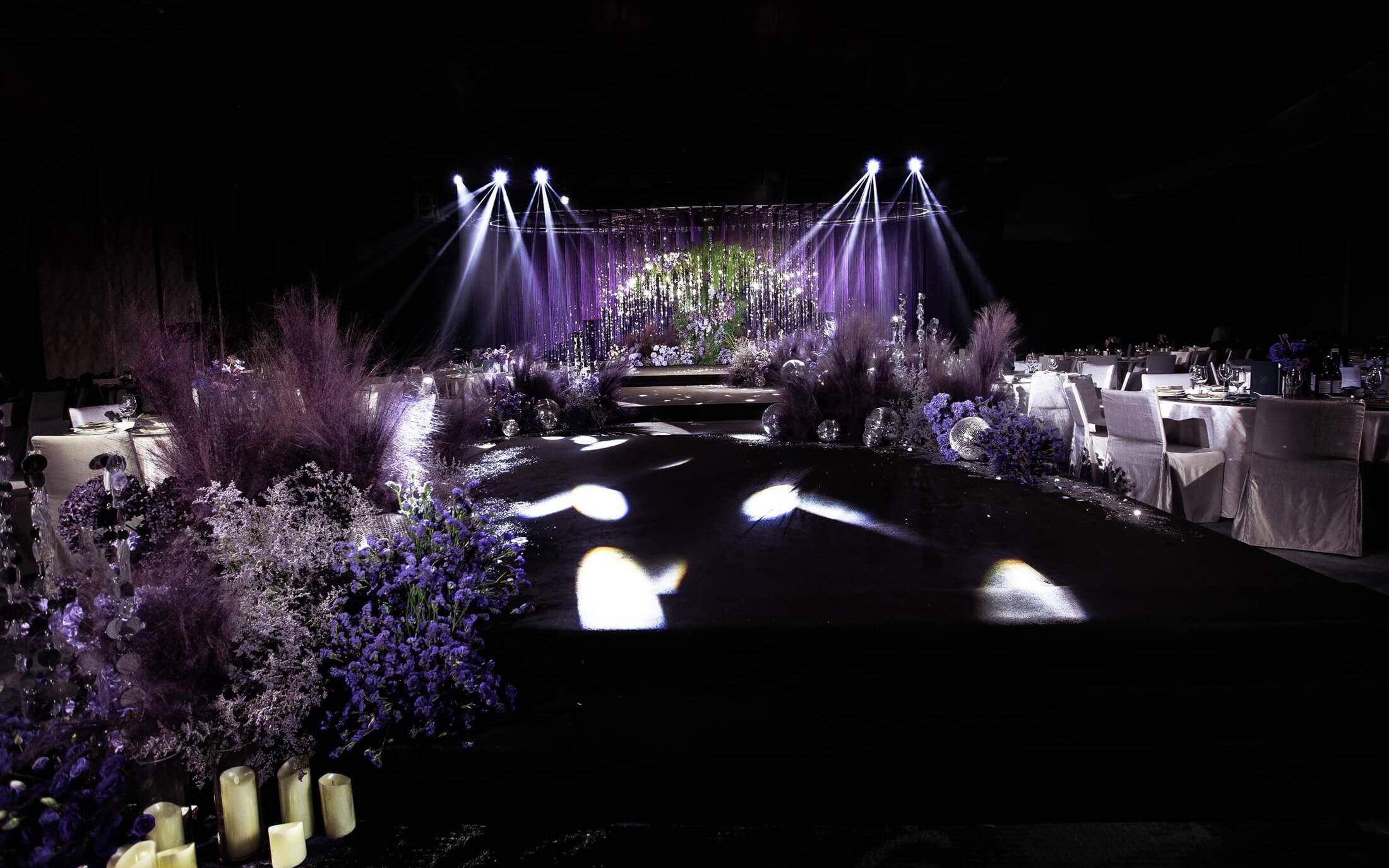 紫色線簾亮片野生感婚禮