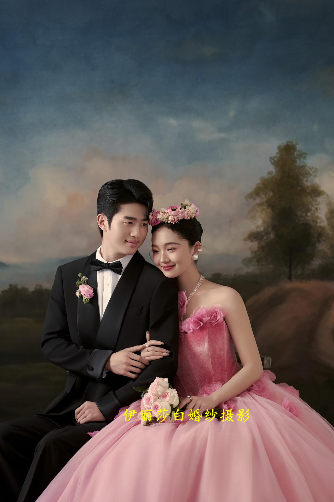 拍婚纱照3888套餐有跟妆+秀和+礼服 4699