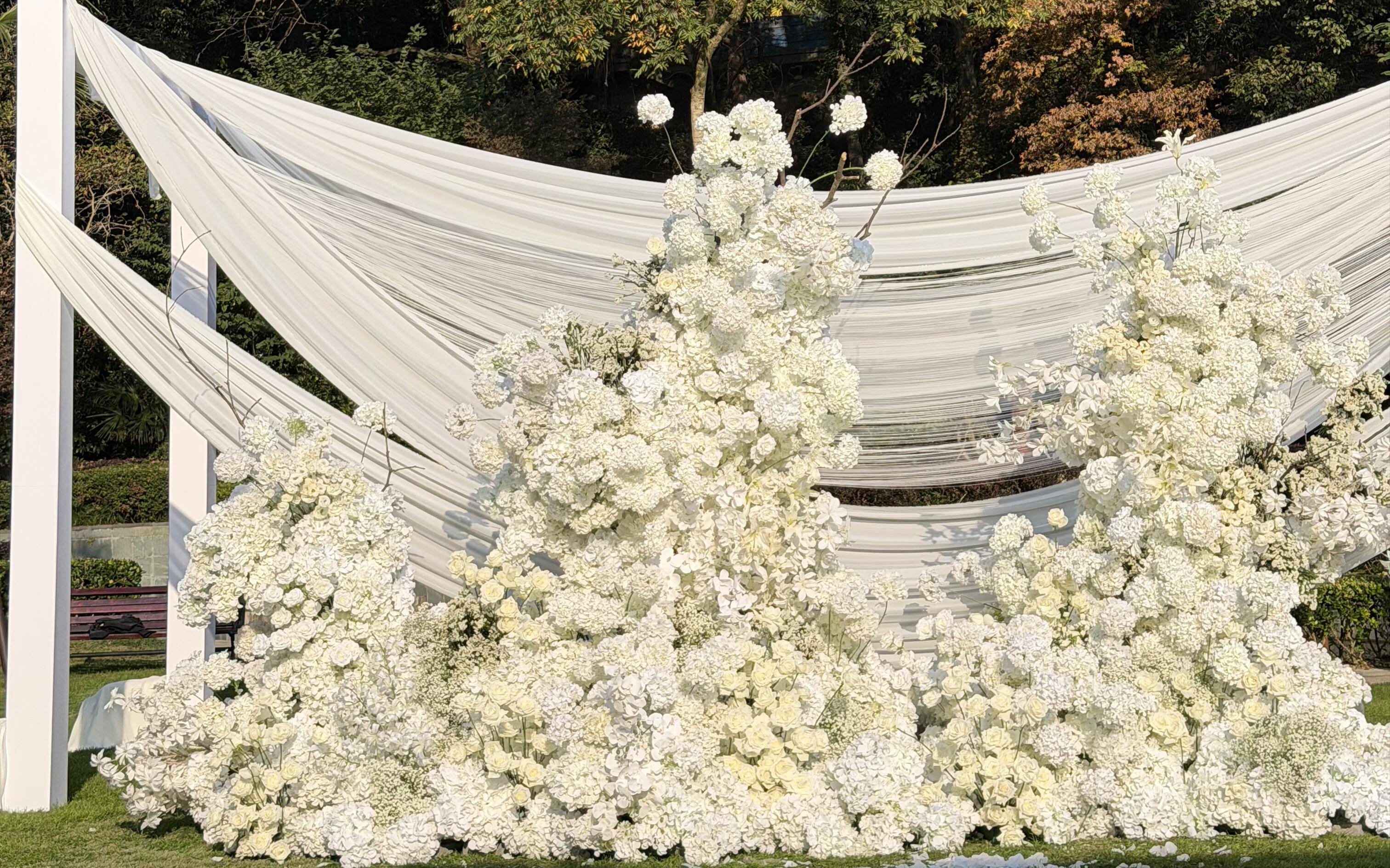 戶外純白色布?；槎Y