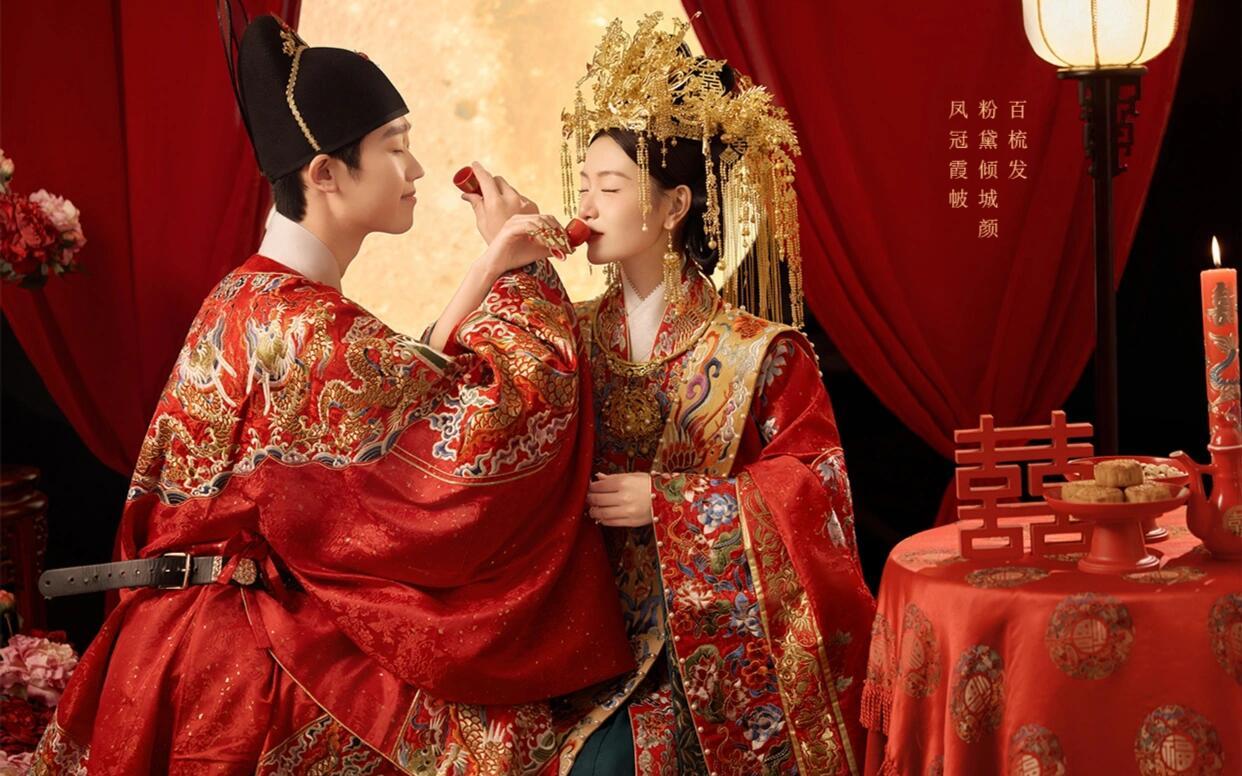 【中式漢服】中式大婚??哪個(gè)女孩能拒絕鳳冠霞帔