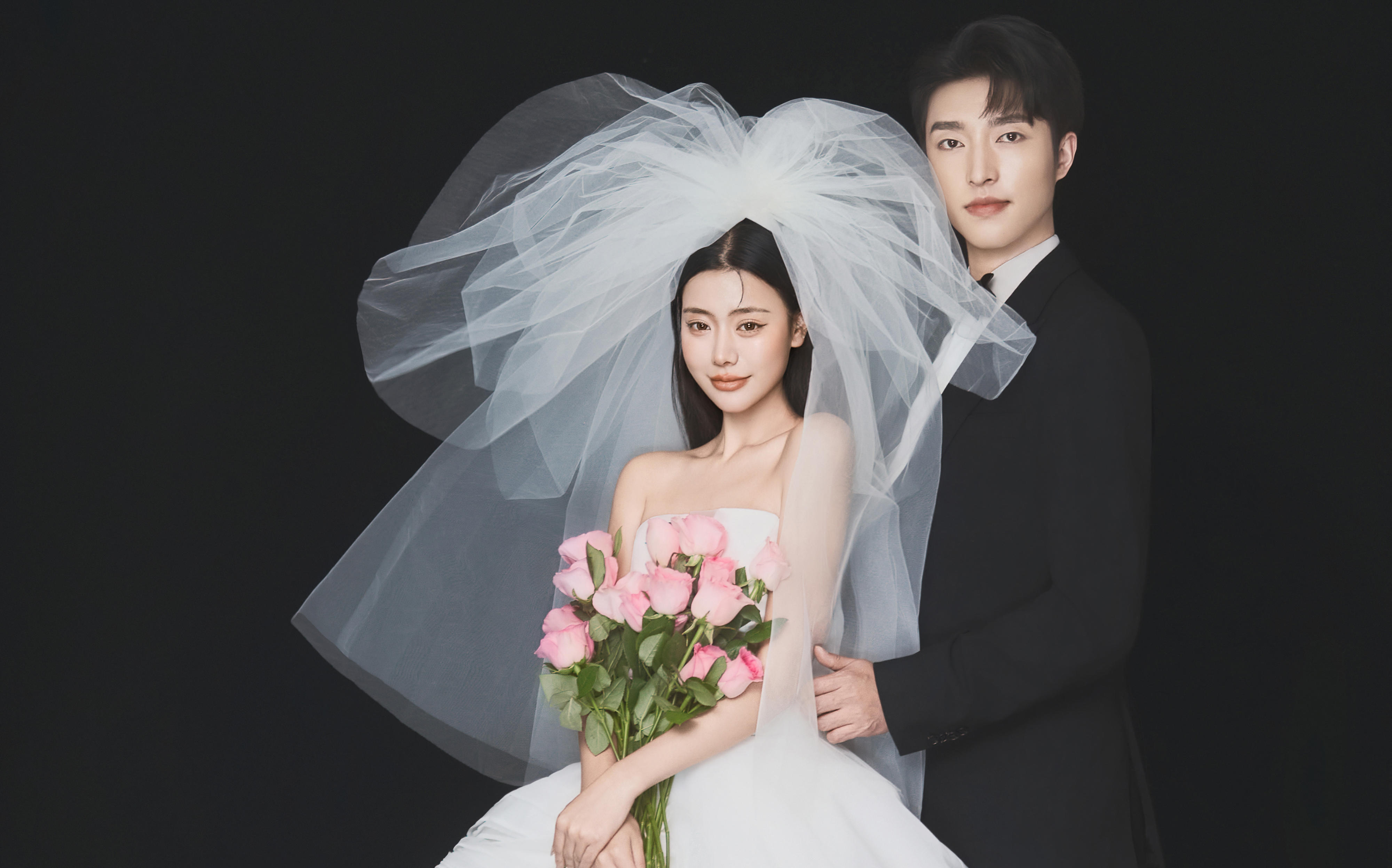 婚纱照的终 极浪漫🖤极简黑底主纱婚照