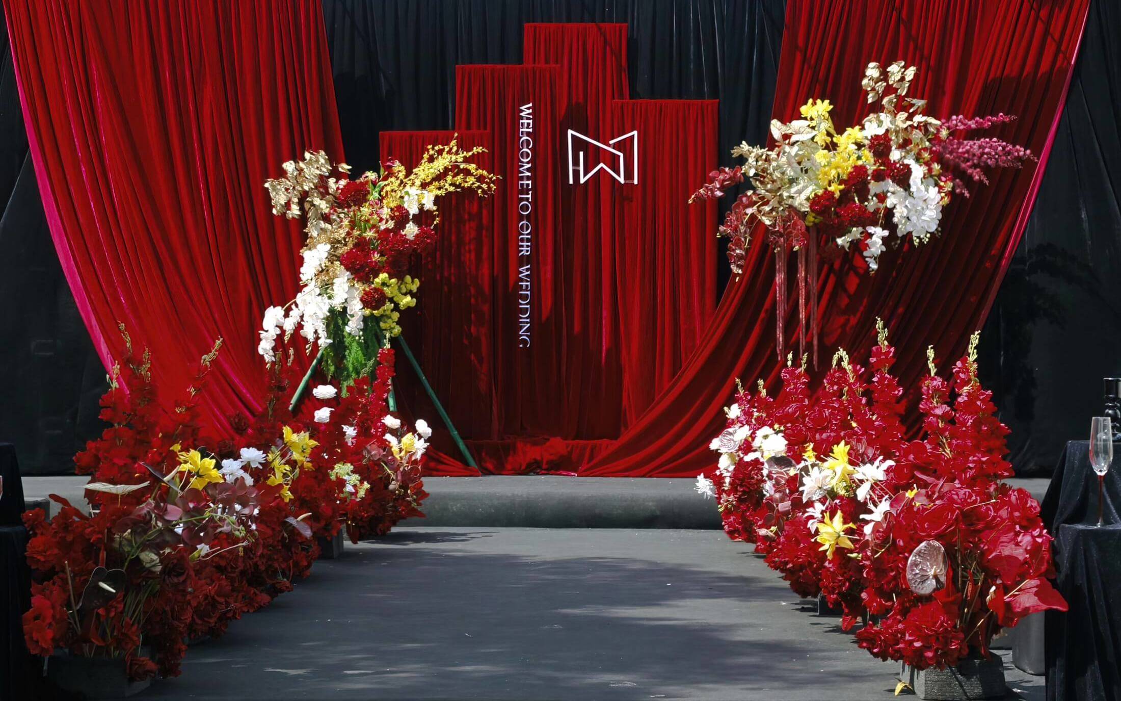 紅黑色南洋風時尚農(nóng)村庭院婚禮