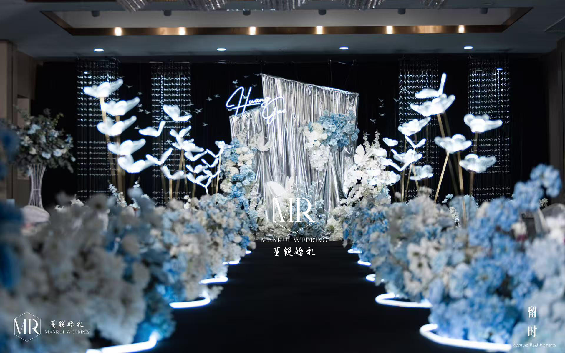 《闪闪银河》蓝白与闪银水晶的交织浪漫婚礼