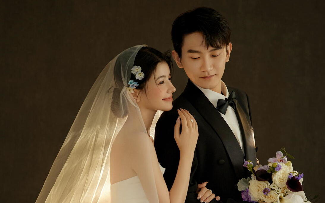 【真的好爱复古底色的婚纱照】