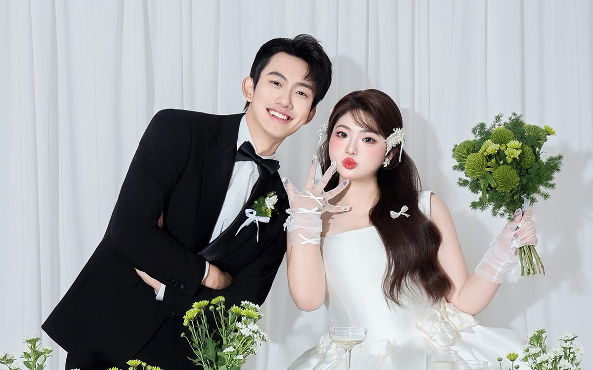 內(nèi)景 l 誰家好人拍婚紗照直接拍成了婚禮