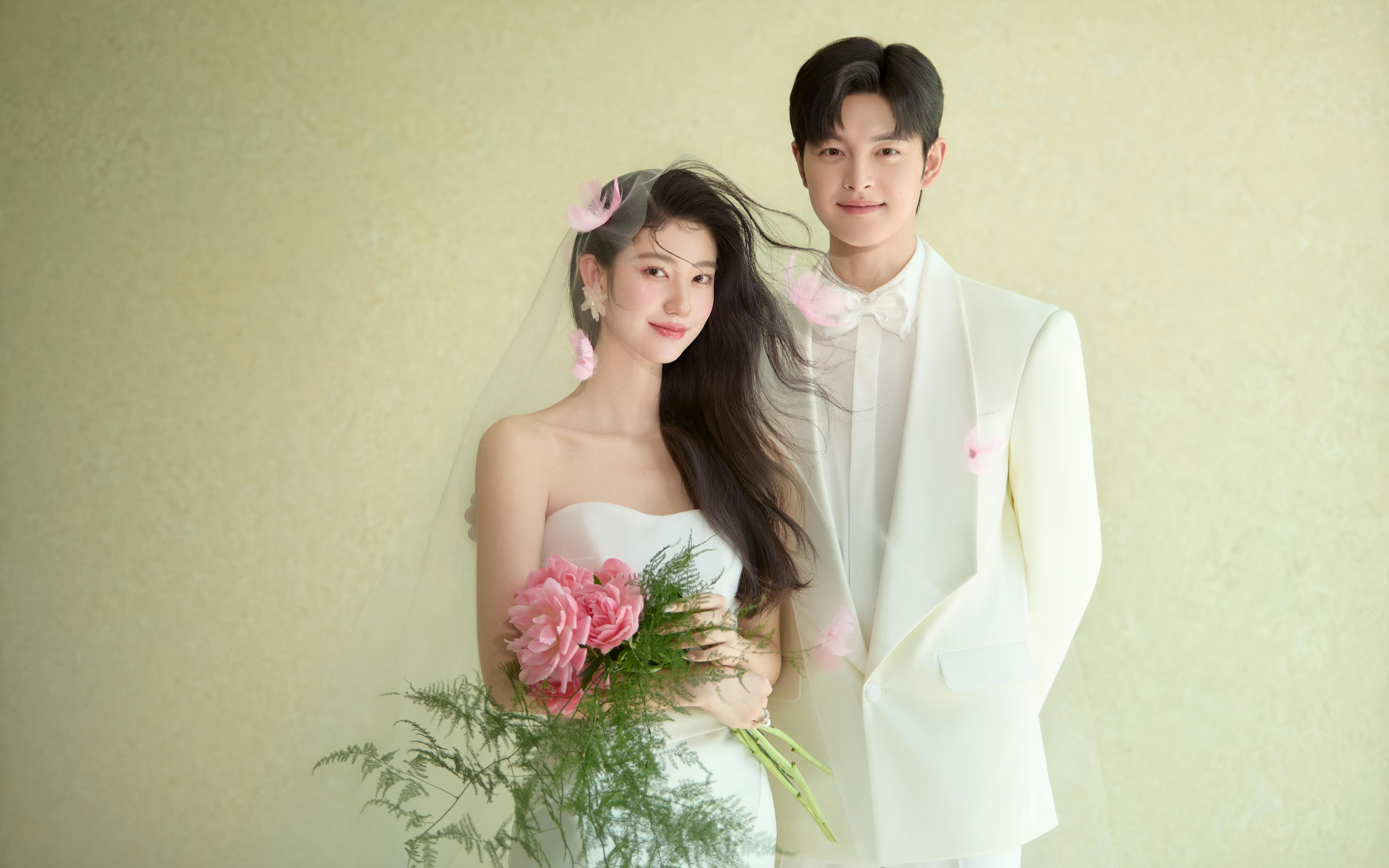 太愛我的極簡(jiǎn)婚紗照啦?。∶恳粡埗汲矚g