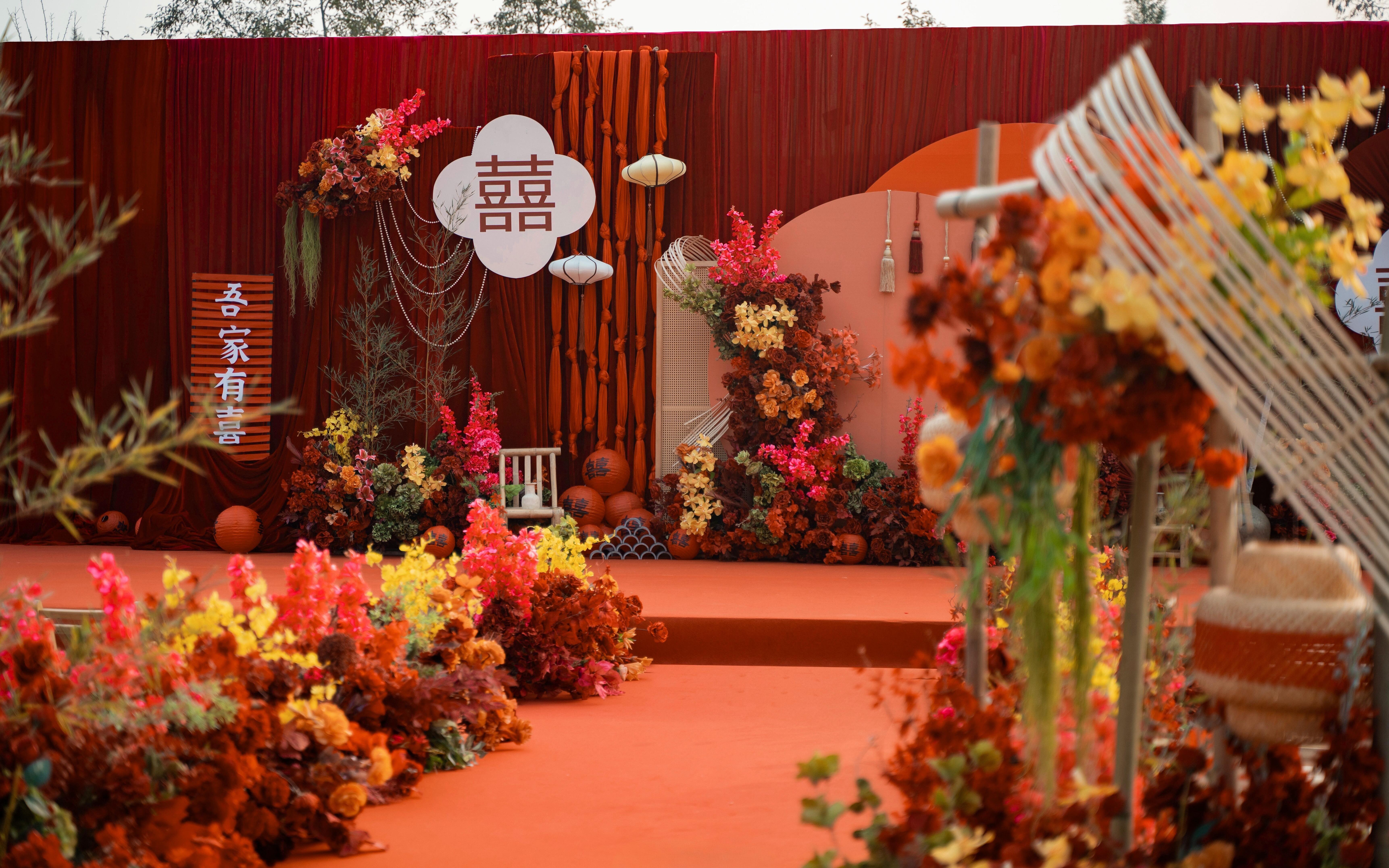 【紅妝】家門口有一個(gè)廣場(chǎng)，辦婚禮太爽了吧