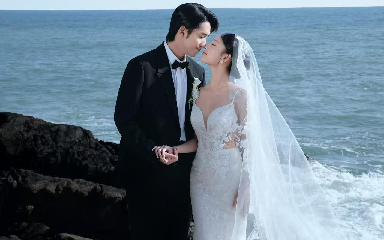 【礁石婚纱照 拍了部高级感电影大片】