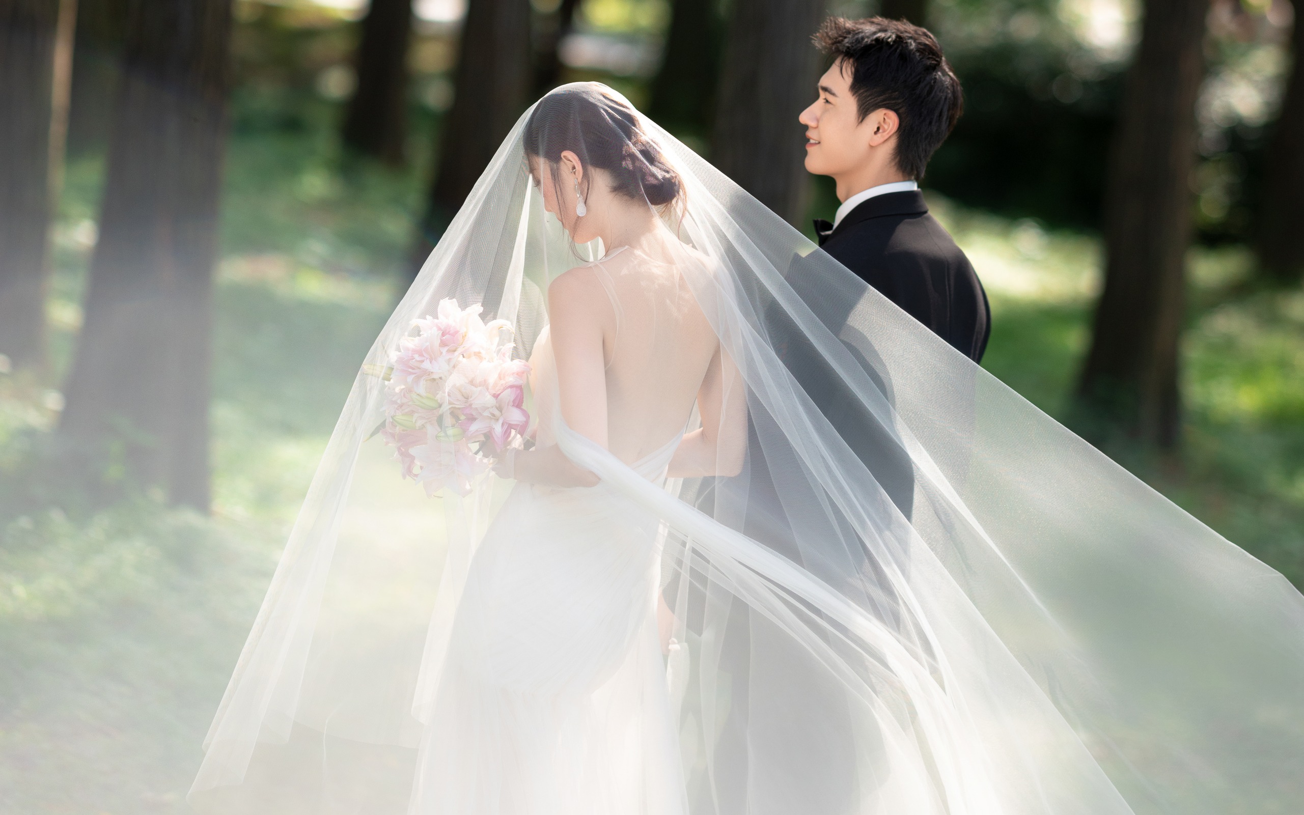 【LAURA·林萦】自带柔光滤镜的森系婚照