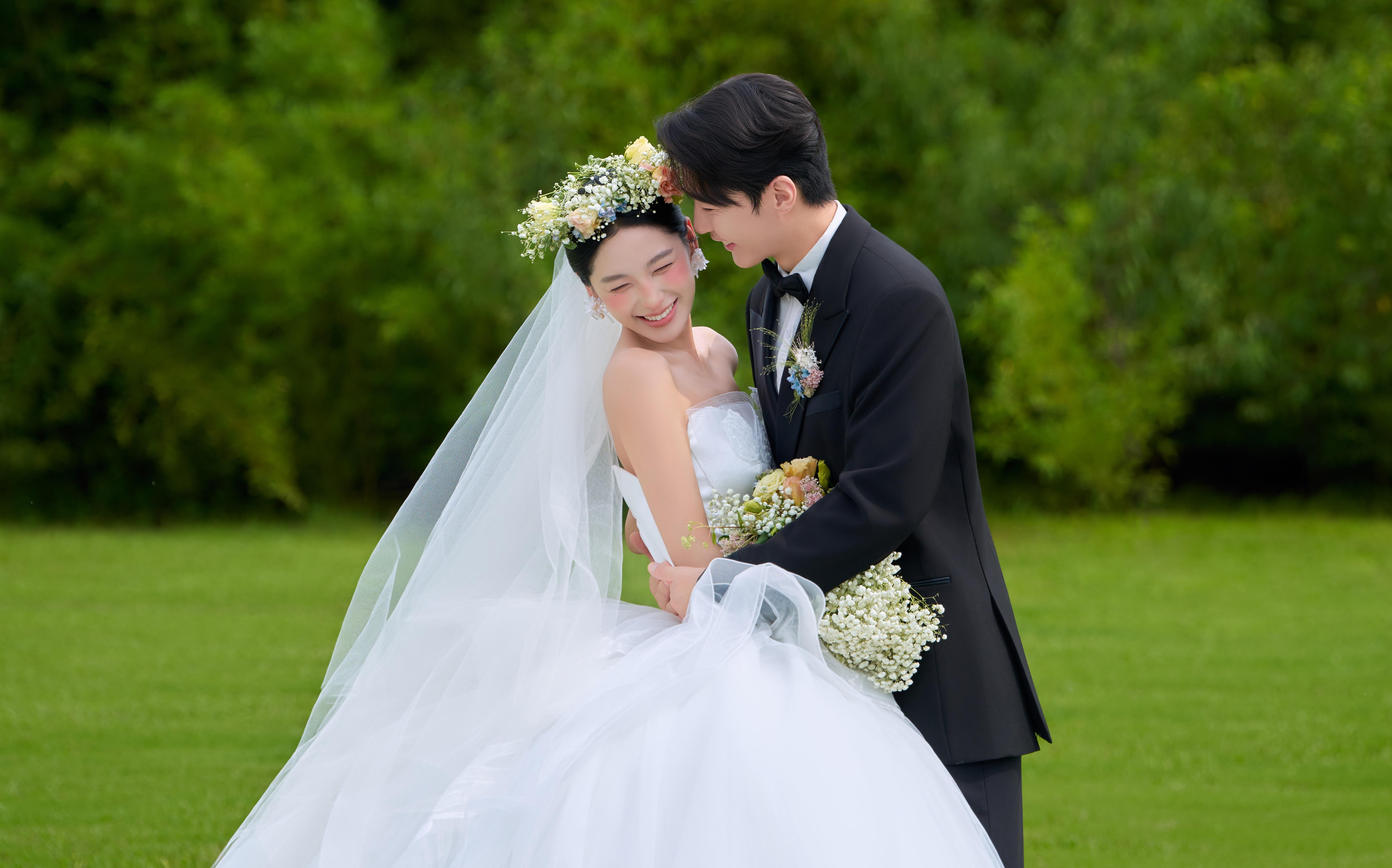 KAEN原创— 森系婚纱照 森系草坪婚纱照