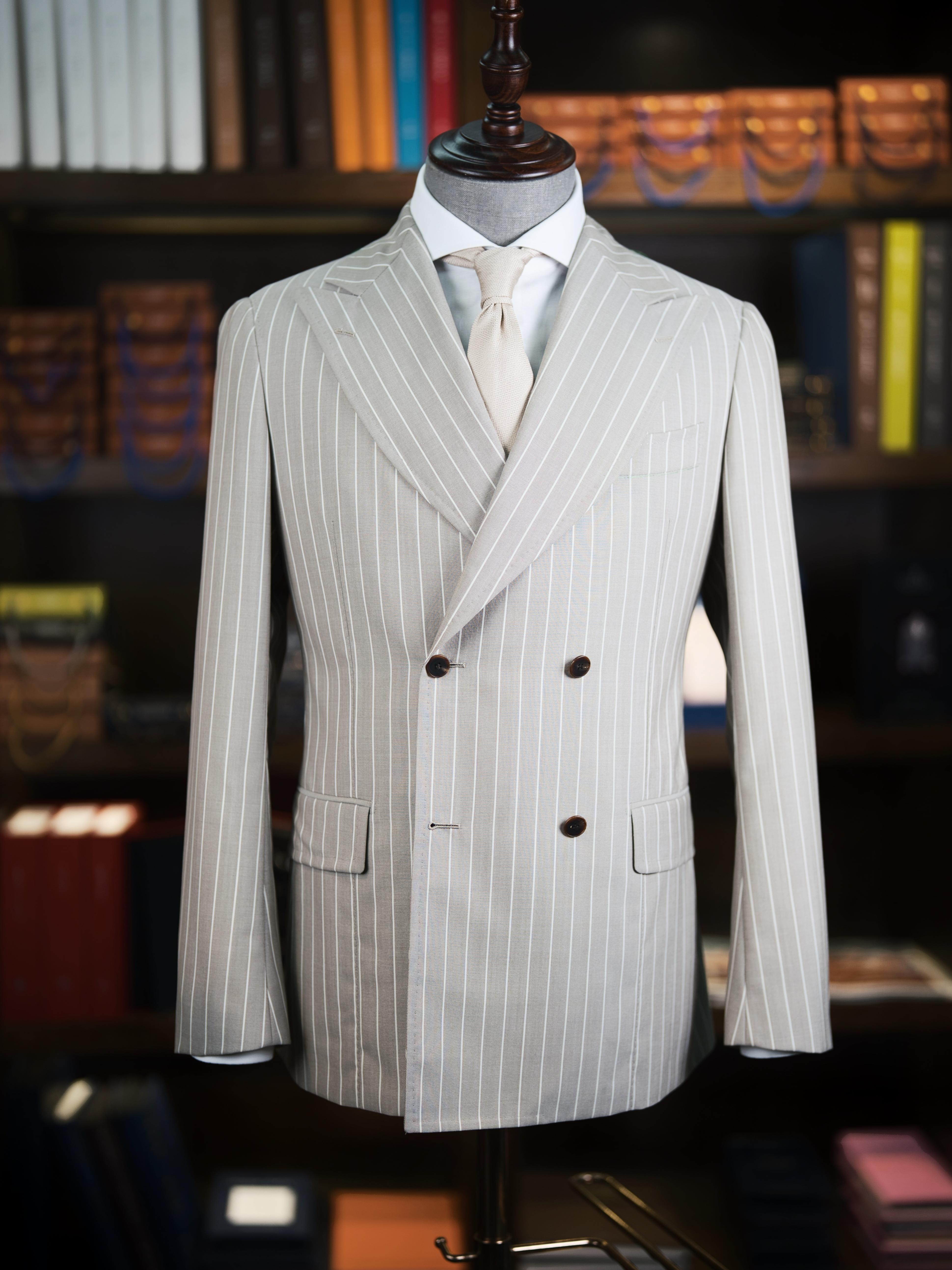 总裁气场【白色条纹双排扣西装】