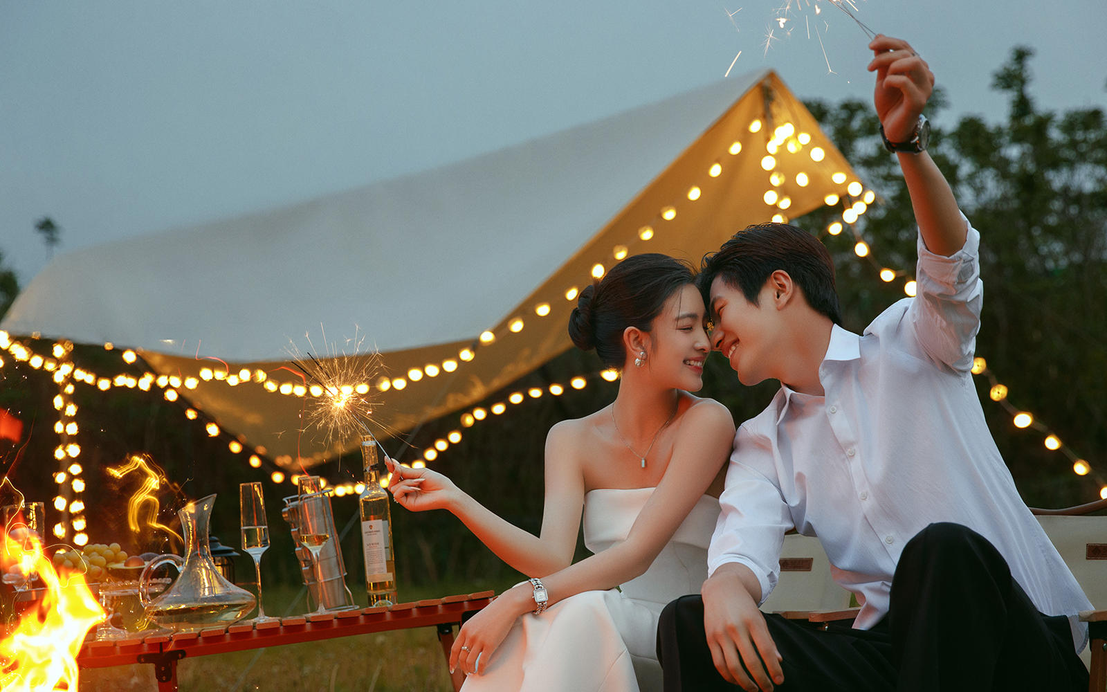把爱和烟火一起定格✨看不腻的夜景婚纱照