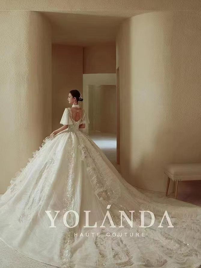 法式公主款长拖尾婚纱