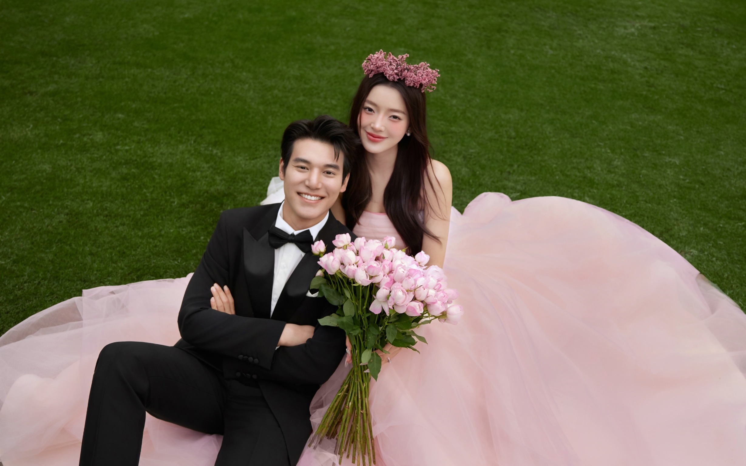  💖被这组草坪婚纱照甜到了！