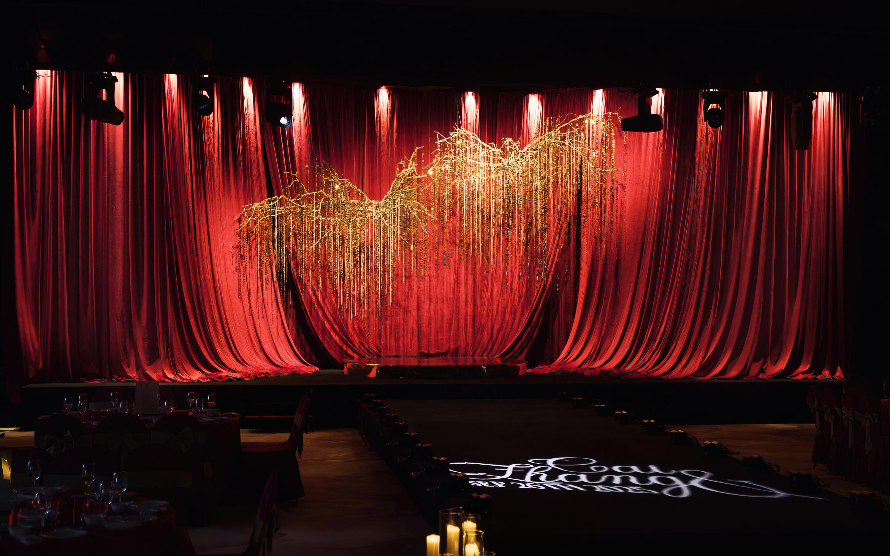 《绯金》红金撞色简约大气复古婚礼