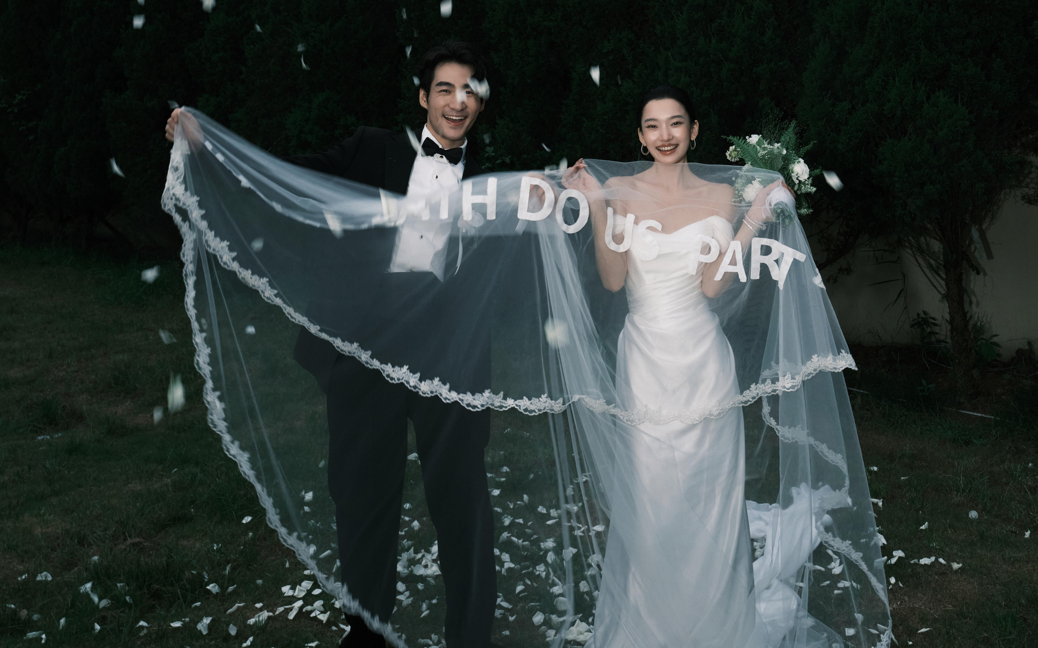 超火的轻韩森系婚纱照 贯彻自由的情绪感