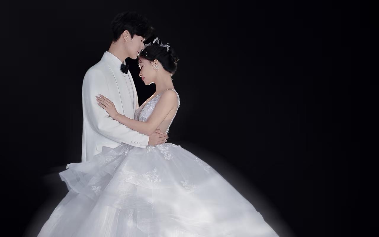無(wú)法拒絕的高級(jí)感主紗婚紗照