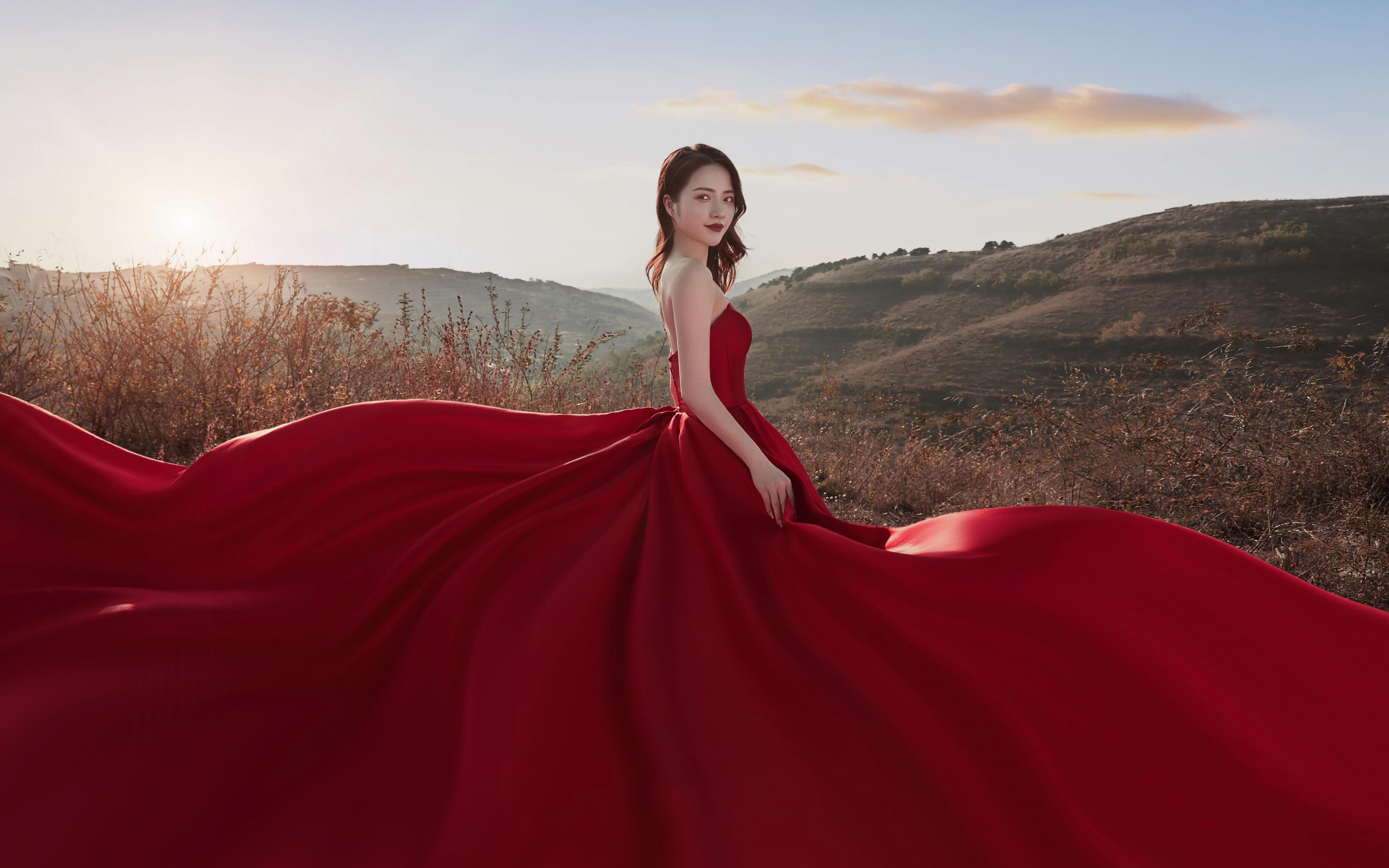 高级又大气的山景婚纱照