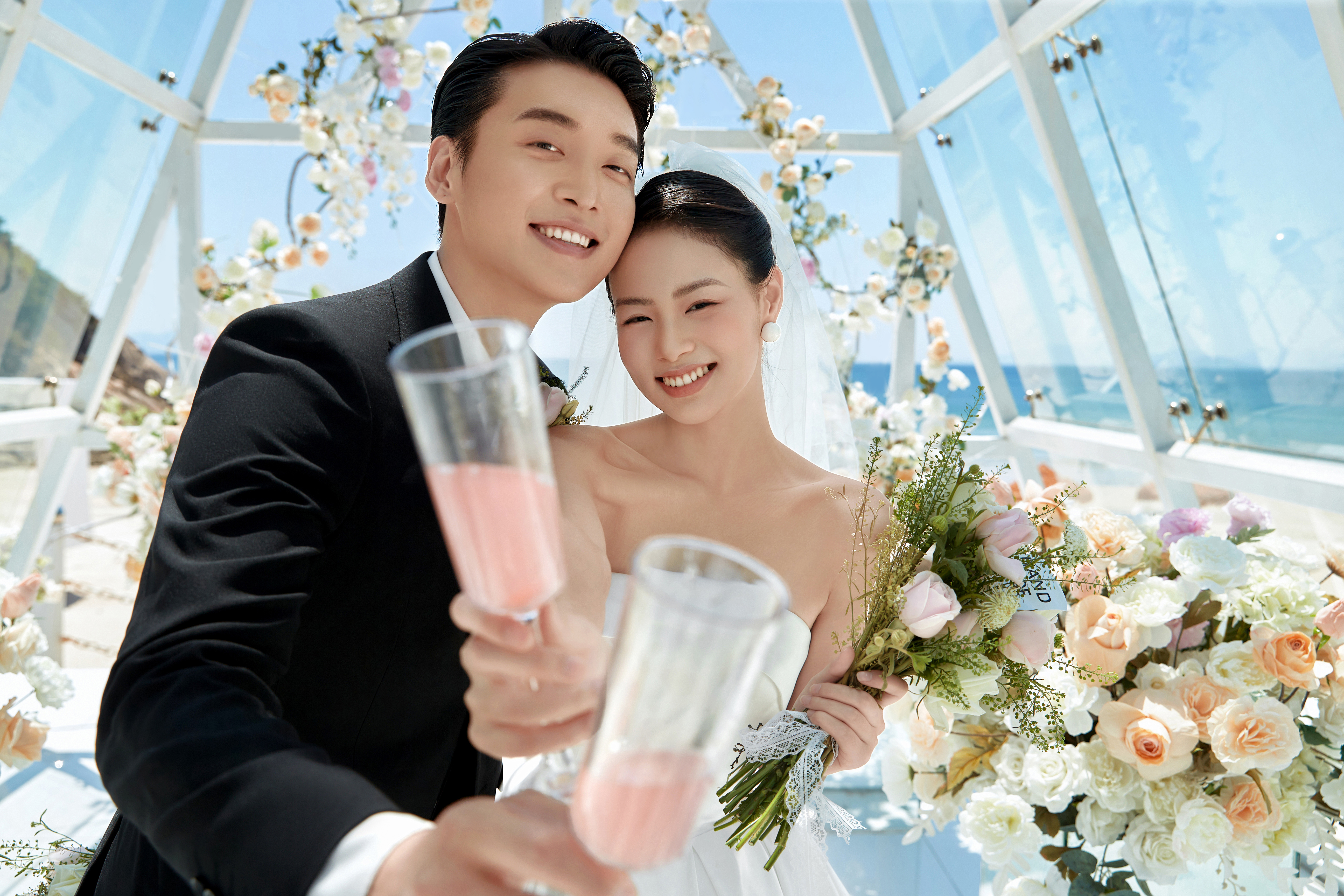【微电影】跟拍+跟妆+跟录+婚纱照拍摄|一价全包