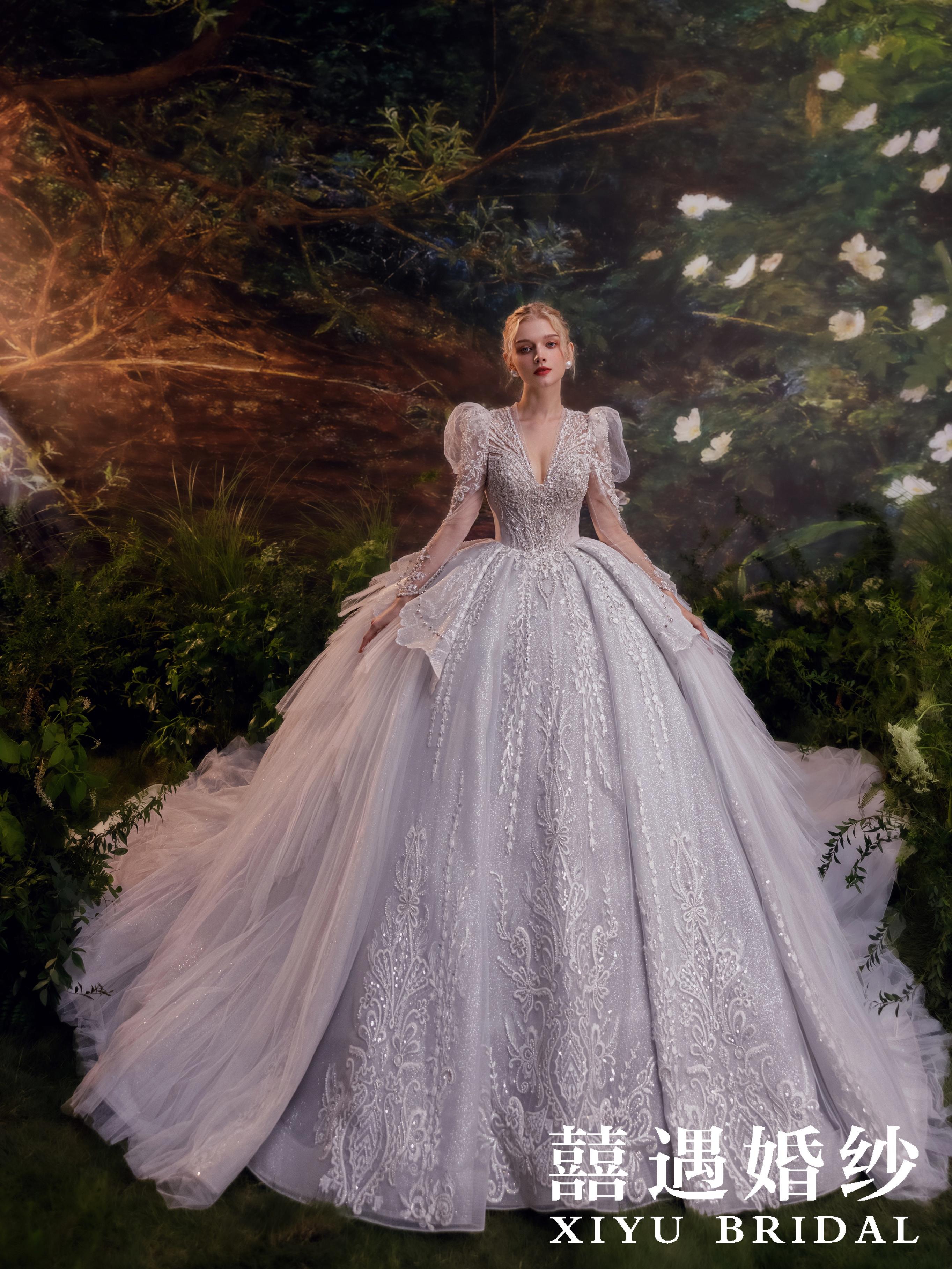 奢华宫廷风长袖主纱