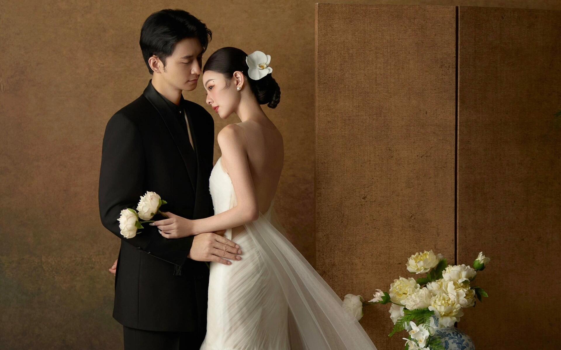 【新中式工笔画婚纱照】