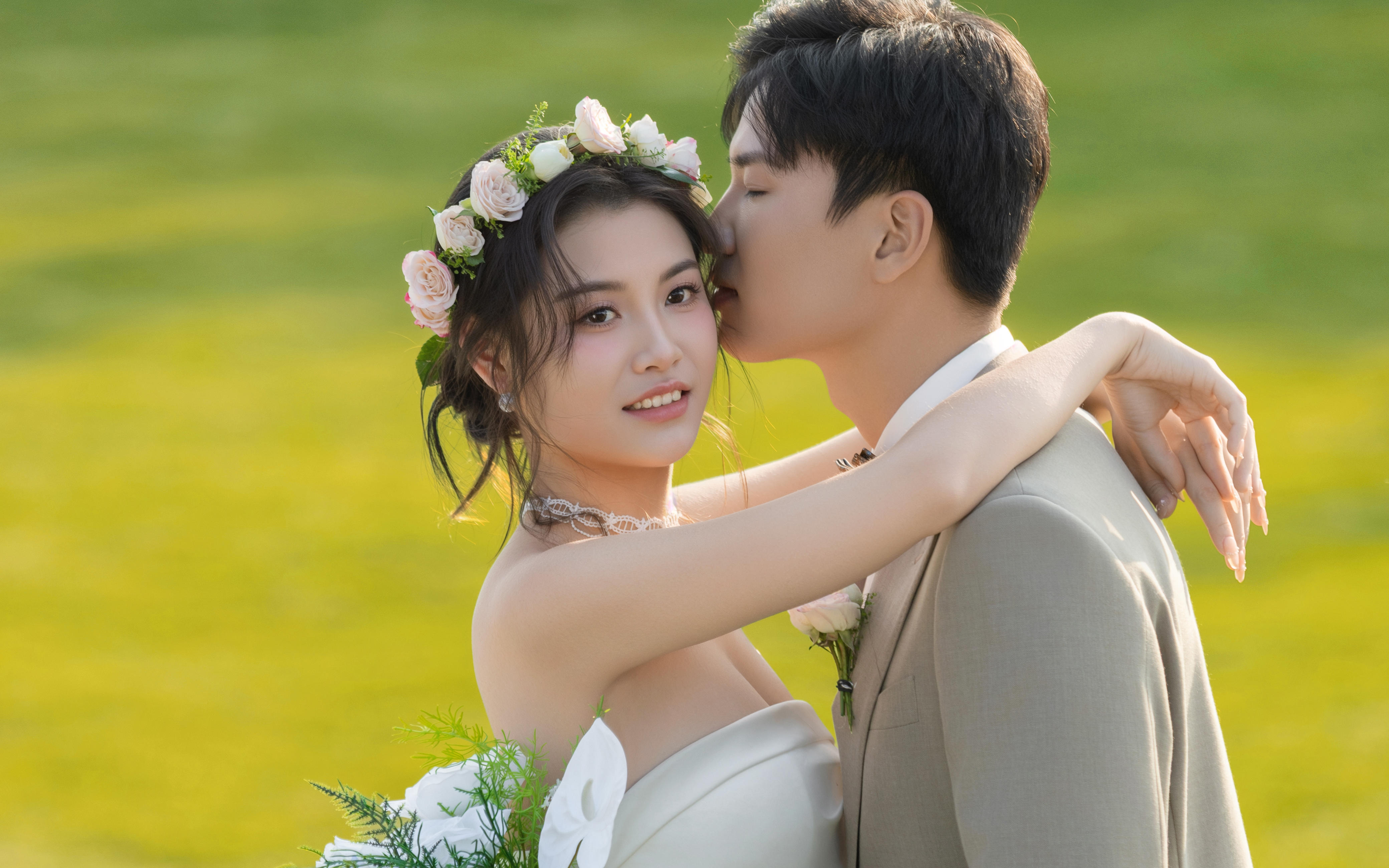 森系草坪婚纱照浪漫buff叠满🌿