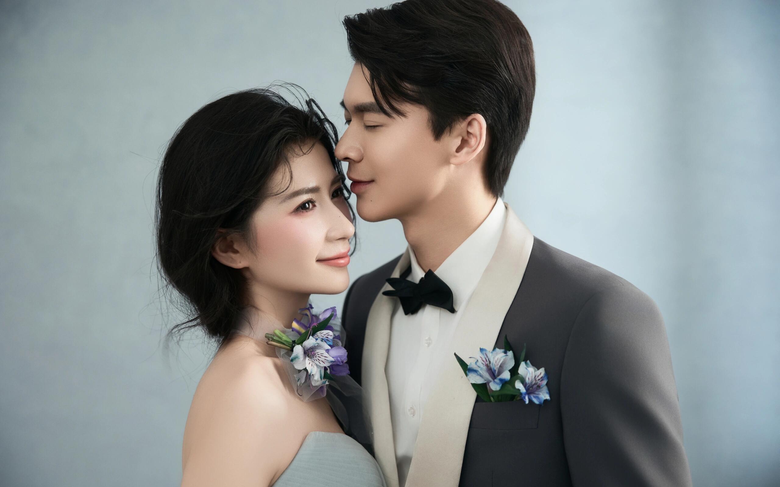 高级又浪漫的室内光影婚纱照