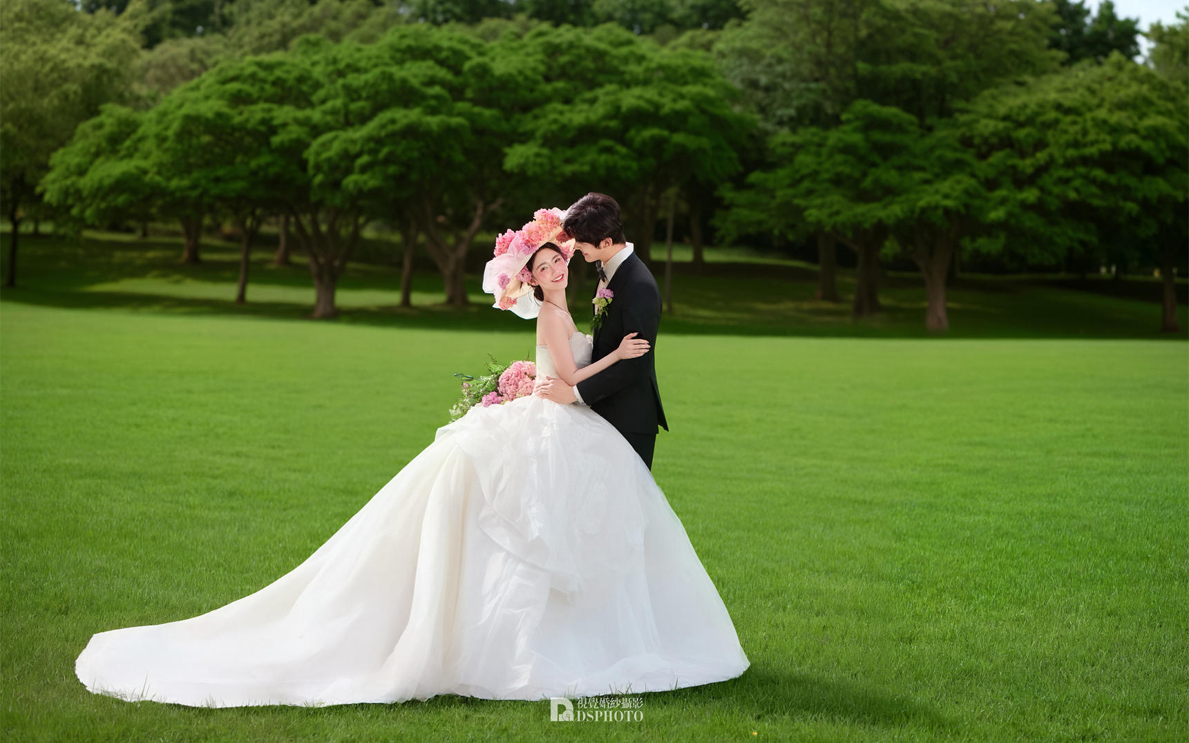??法式森系草坪婚紗照｜與秋日的溫柔撞個滿懷