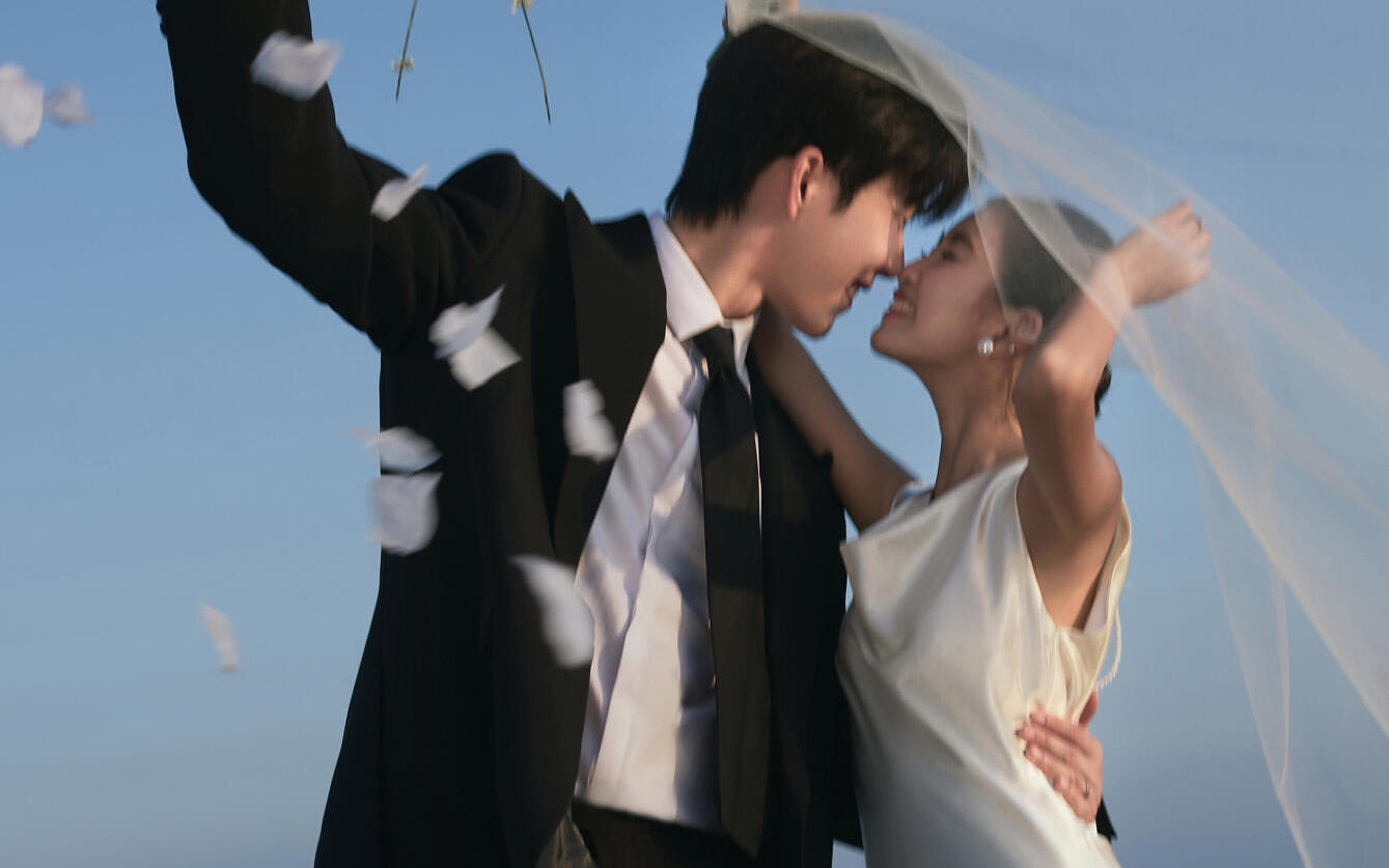 高级感的尽头是情绪 | 山顶氛围感婚纱照