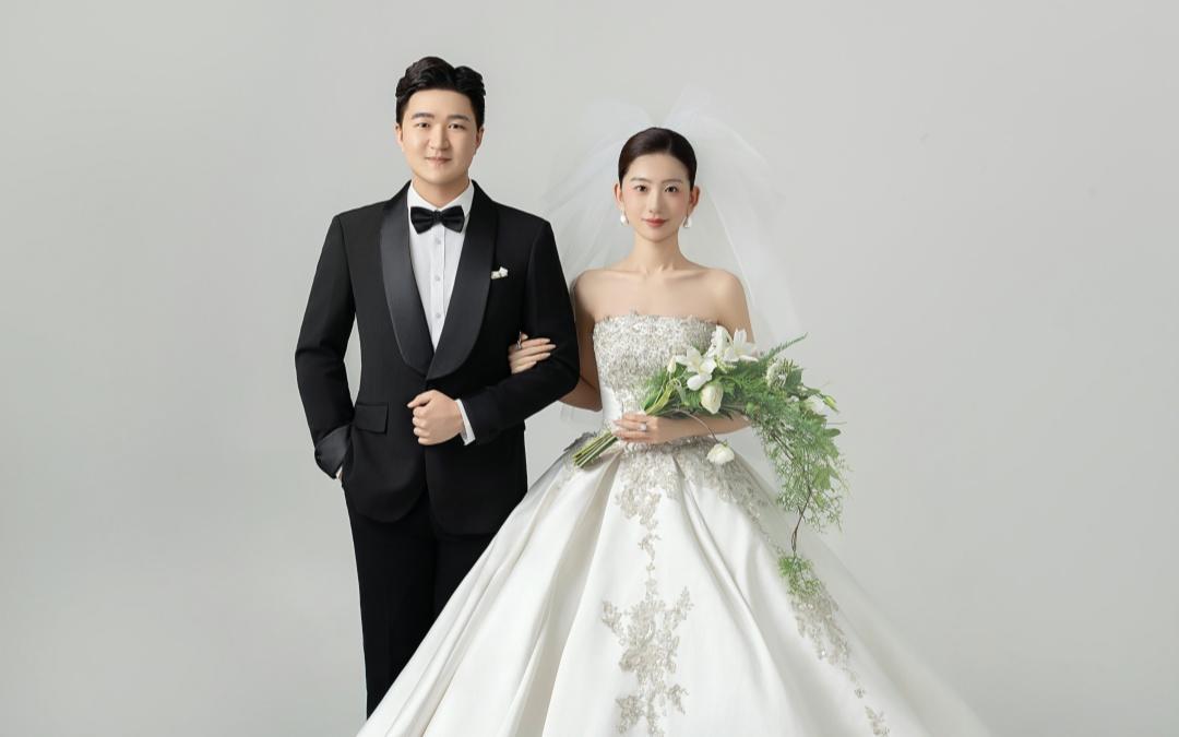 温柔文艺的韩式极简风婚纱照也太心动了🥰