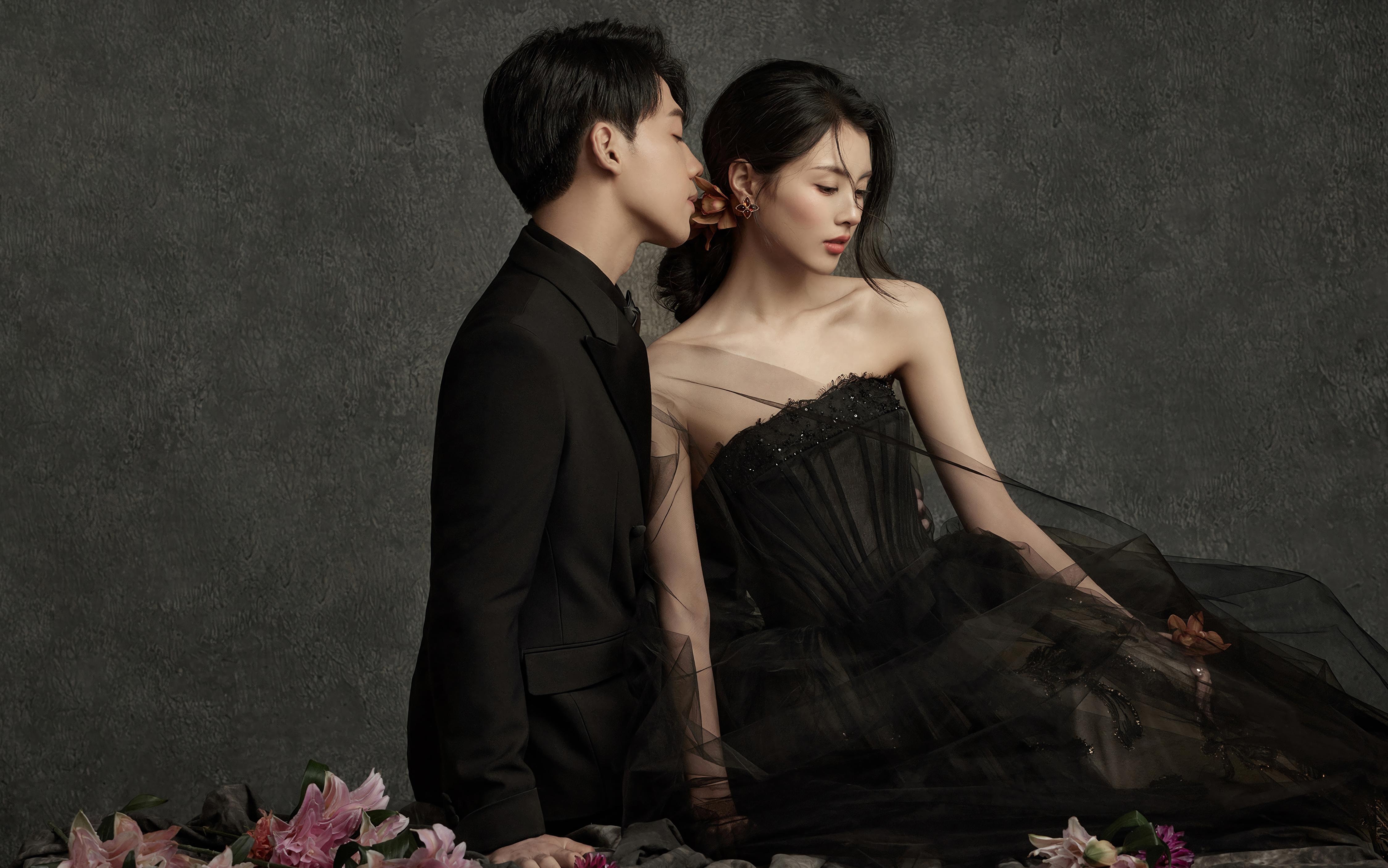 個(gè)性復(fù)古黑紗室內(nèi)婚紗照