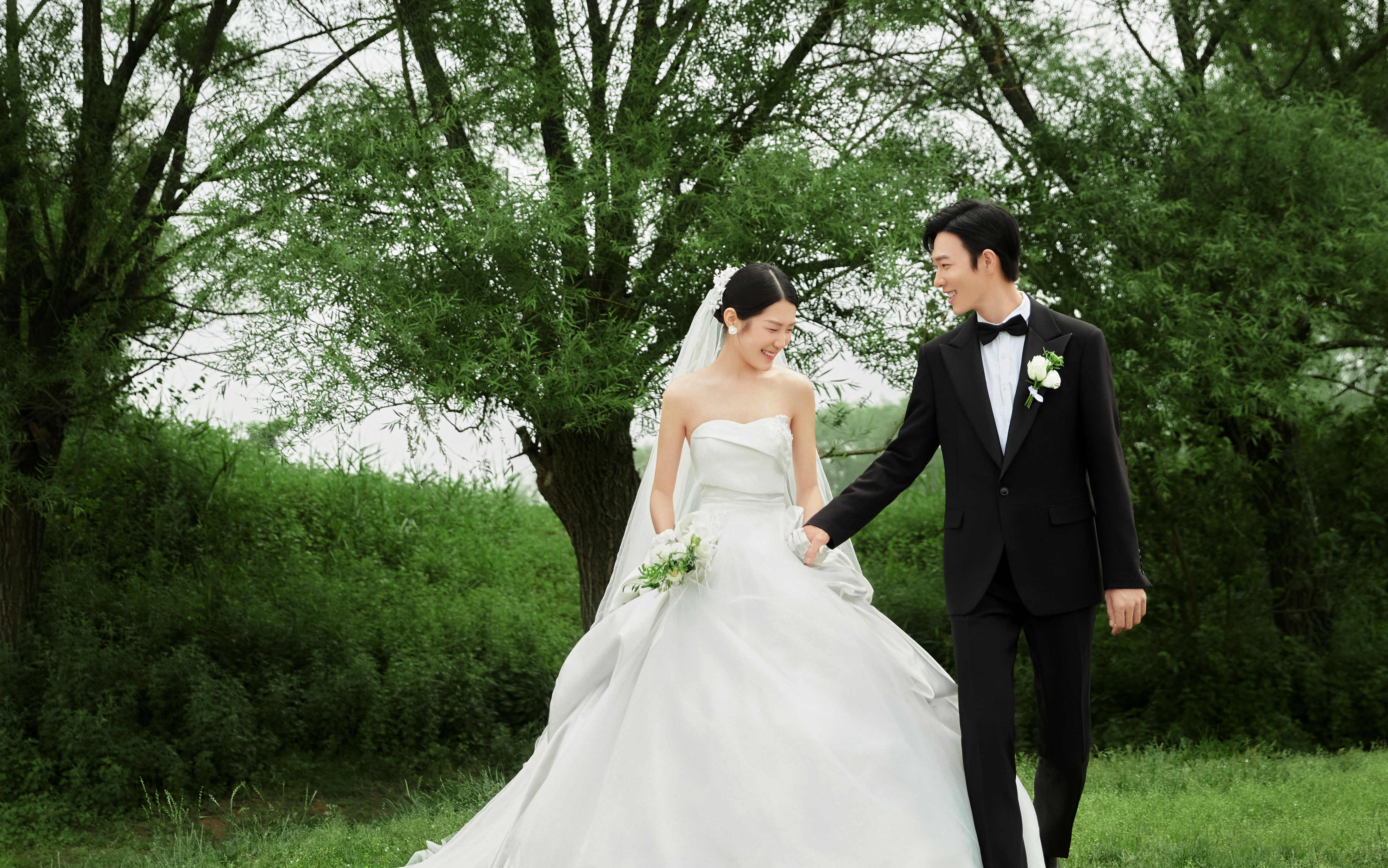 小清新森系🌲草坪轻复古婚纱照👰