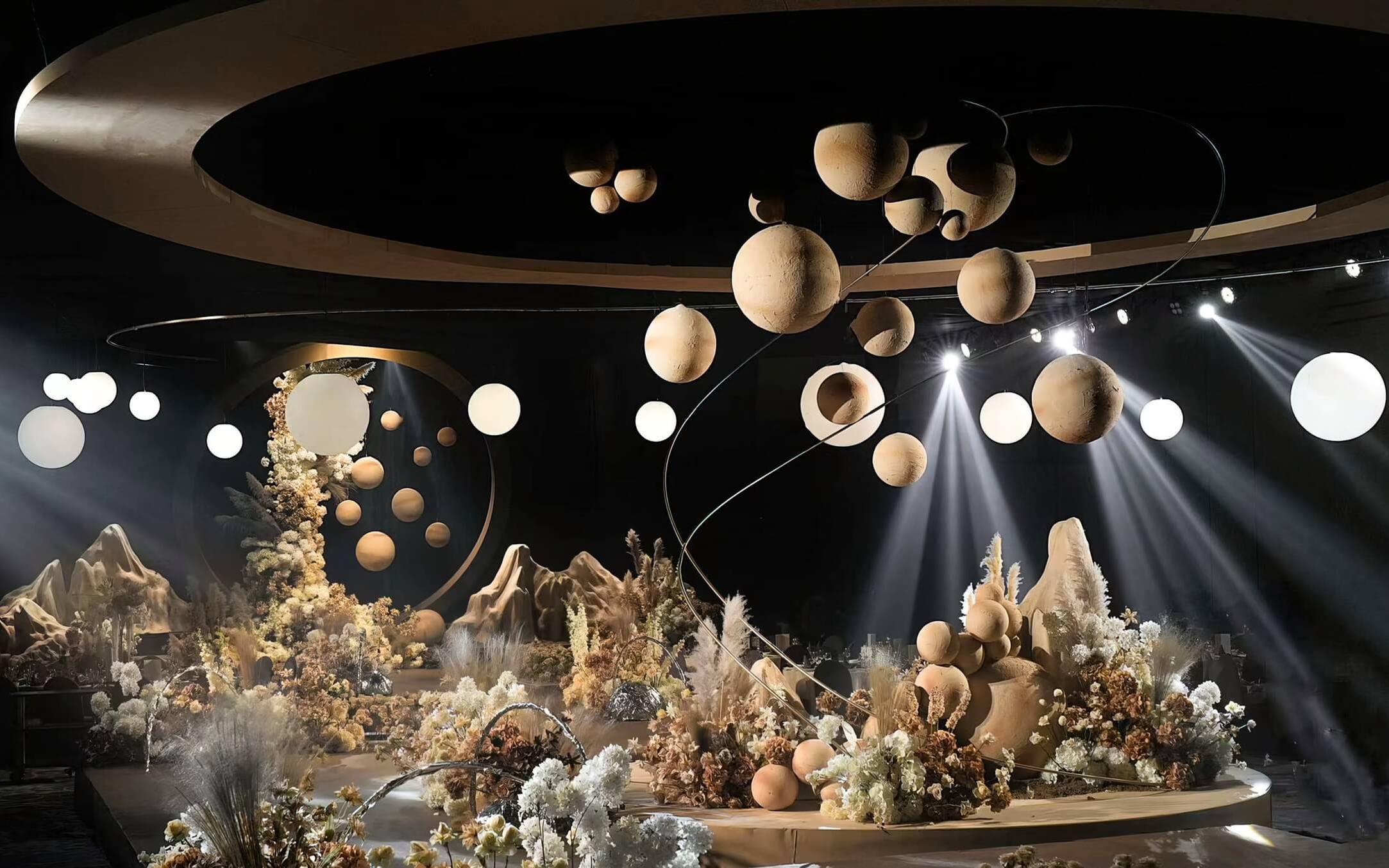 咖色高级感星球婚礼