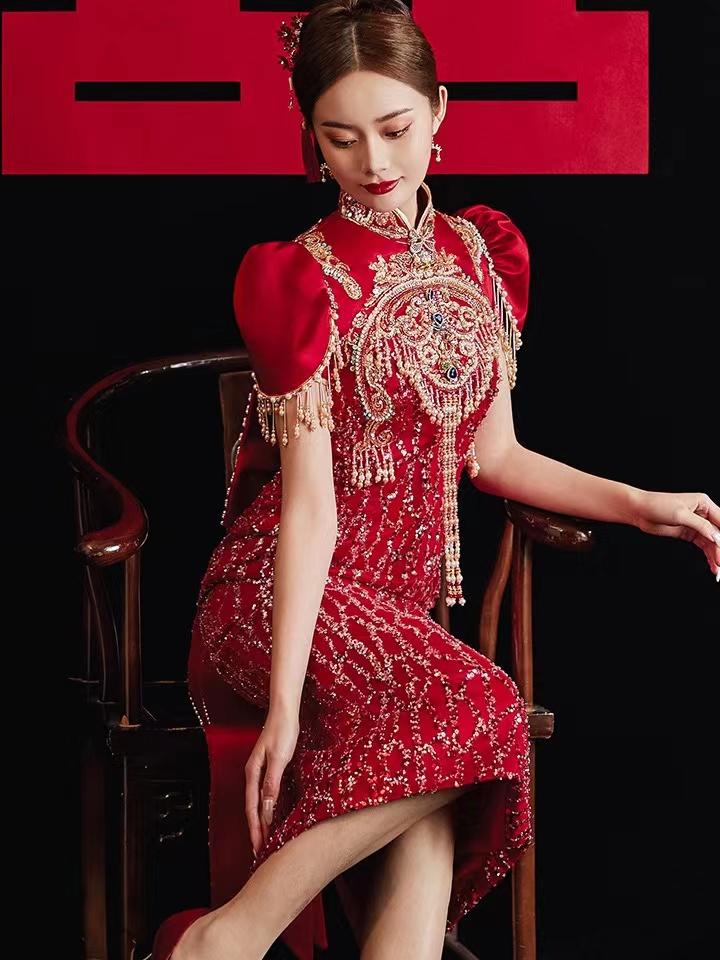 一眼破防的敬酒服、超级闪闪